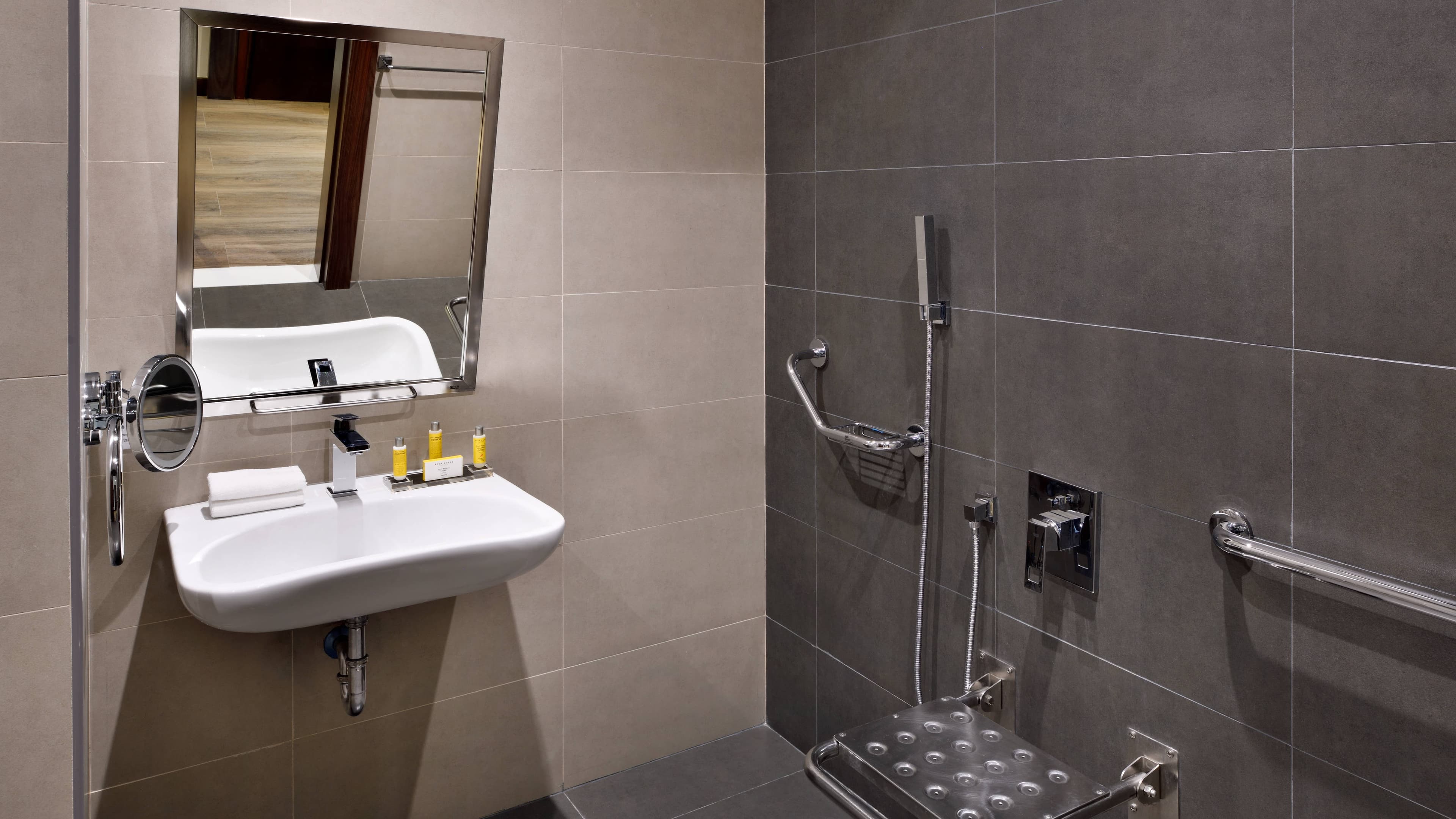Holiday Inn Riyadh - Izdihar — 12