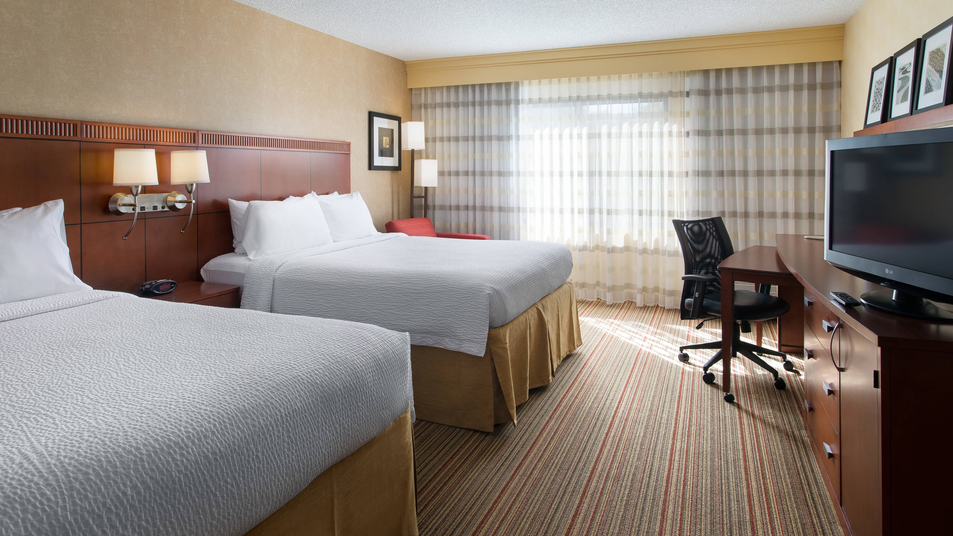 Courtyard Sacramento Airport Natomas - Image 2