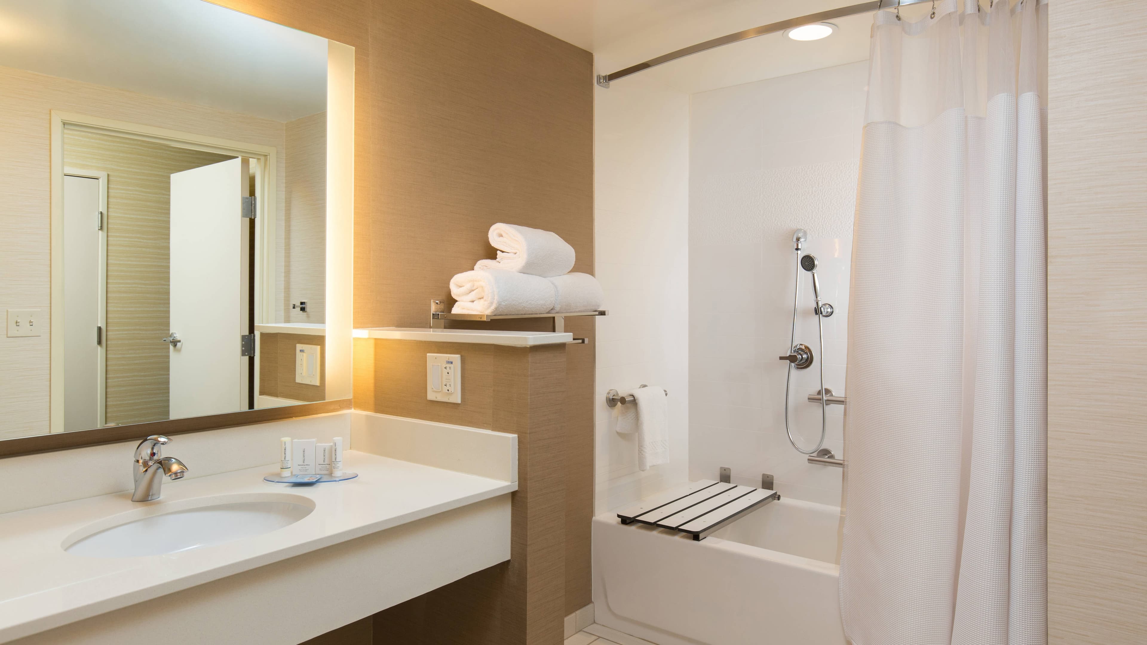 Guestroom - Image 5