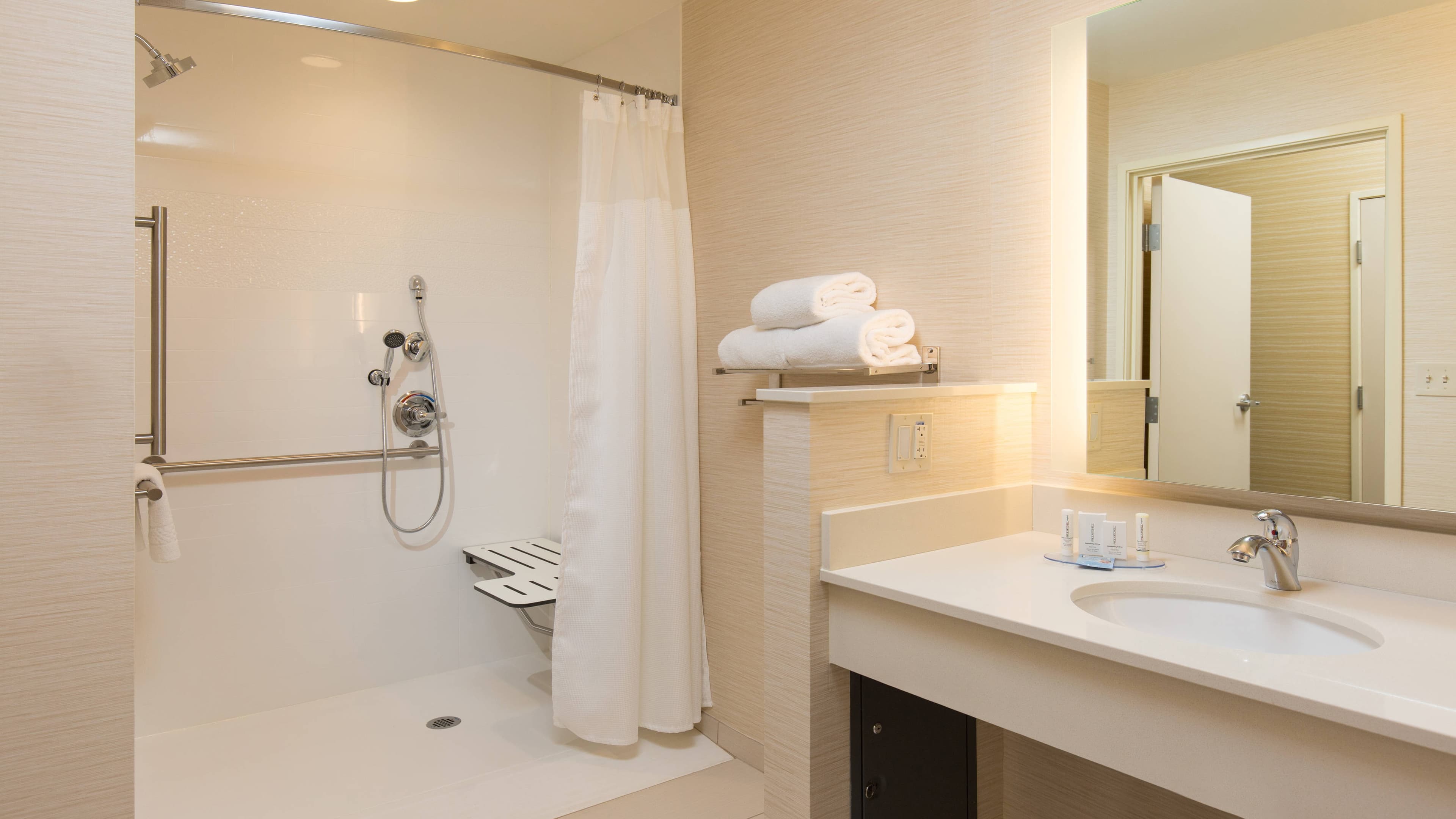 Guestroom - Image 3