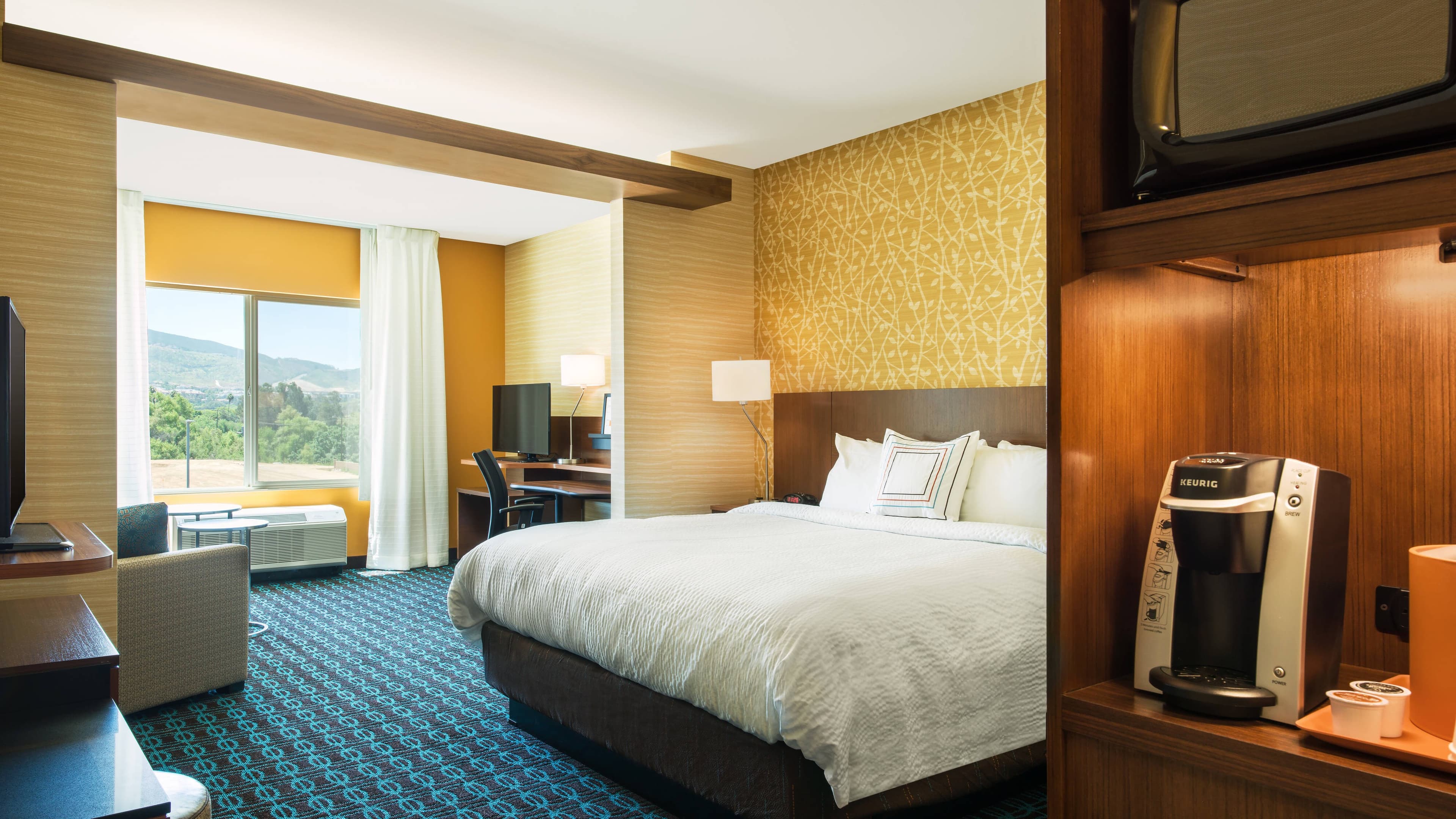 Holiday Inn Express San Diego South - Chula Vista - Image 5