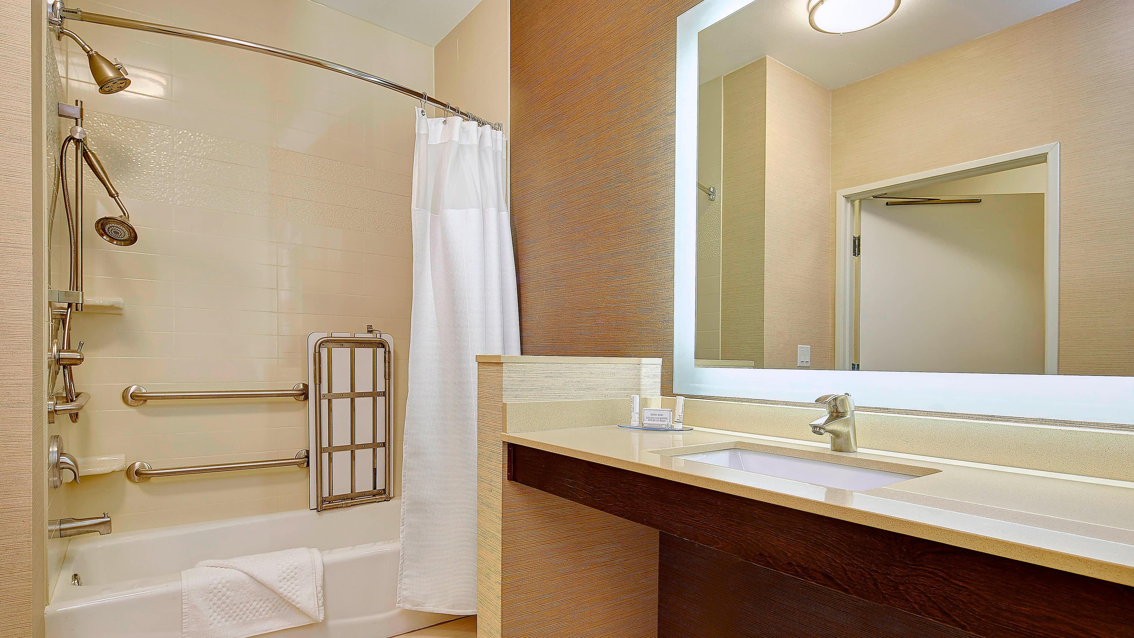 Fairfield Inn & Suites San Diego Carlsbad - Image 4