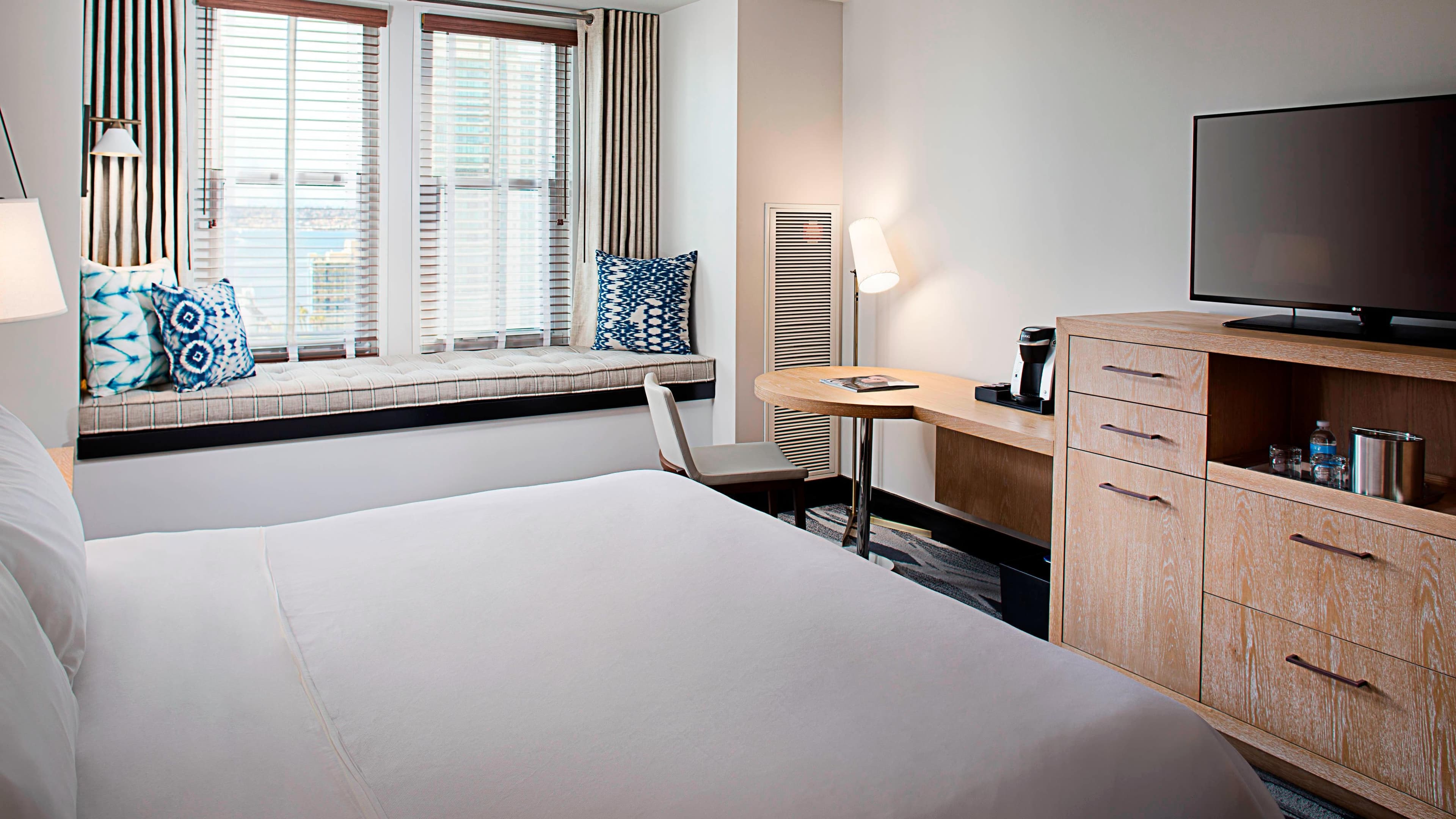 Hotel Republic San Diego, Autograph Collection - Image 5