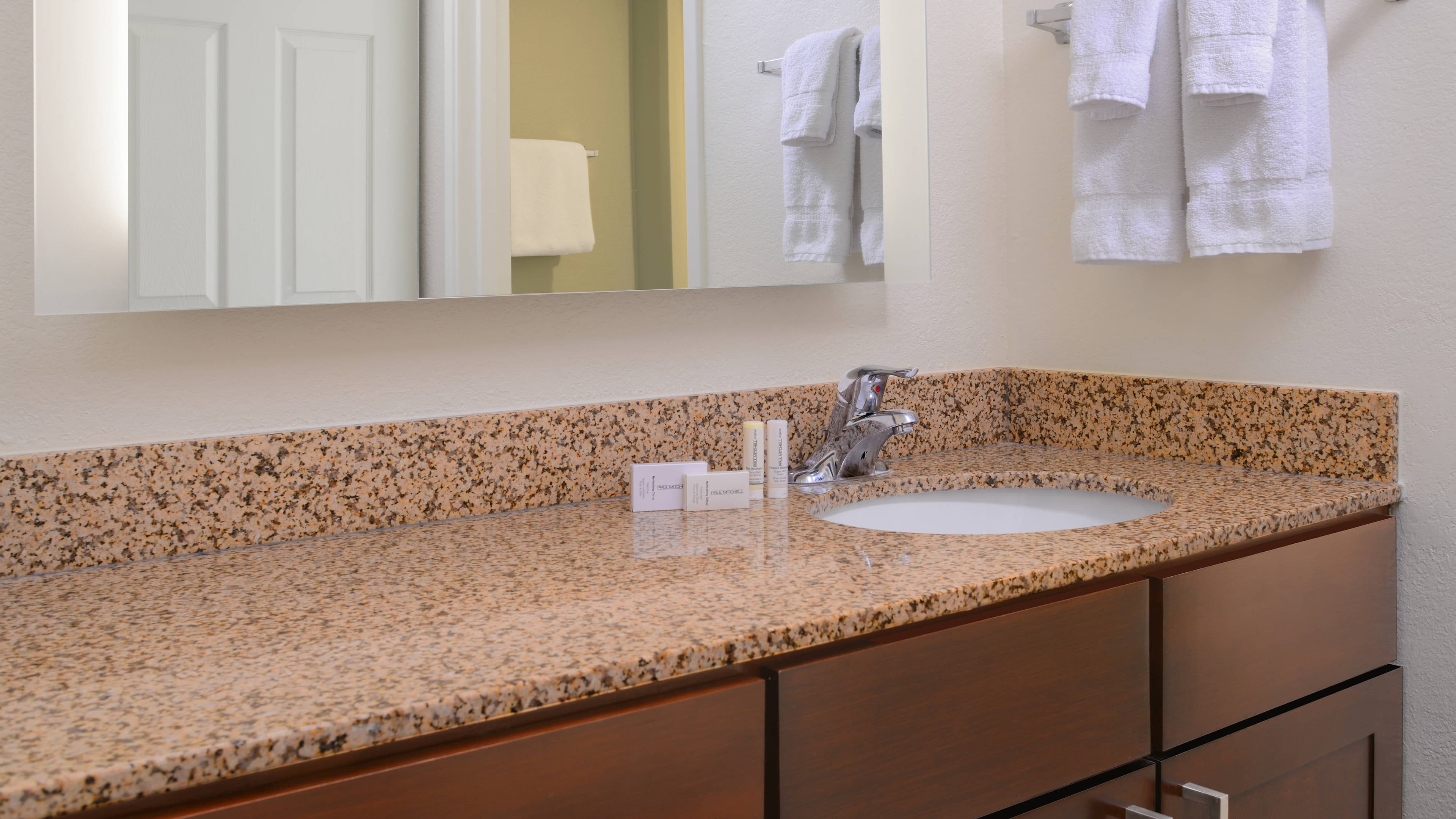 1 Bedroom Suite - Image 3