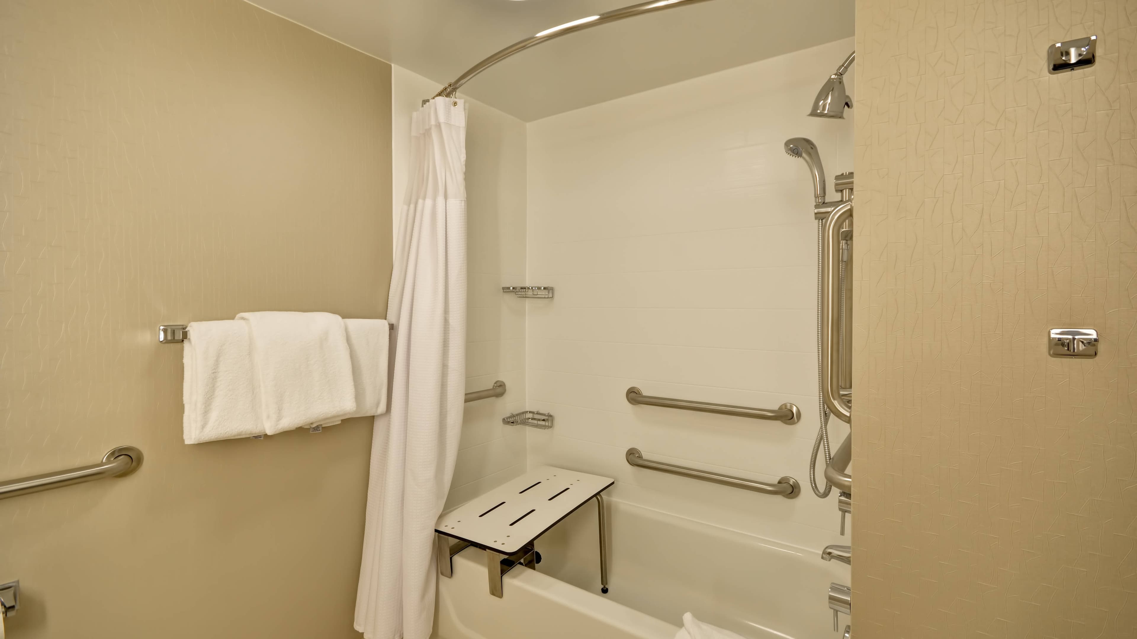 Holiday Inn Express & Suites San Antonio West-SeaWorld Area — 23
