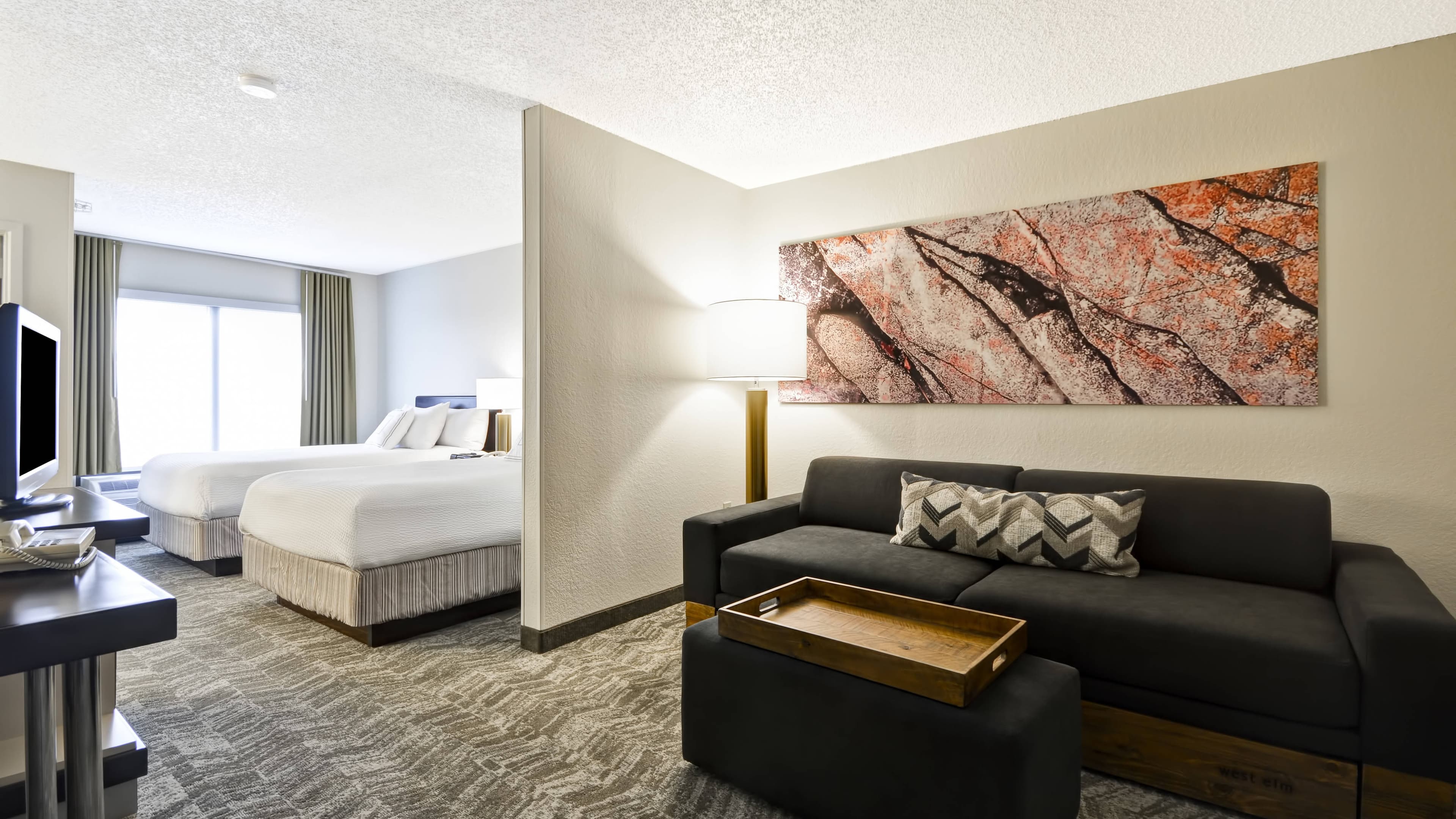 Suite - Image 1