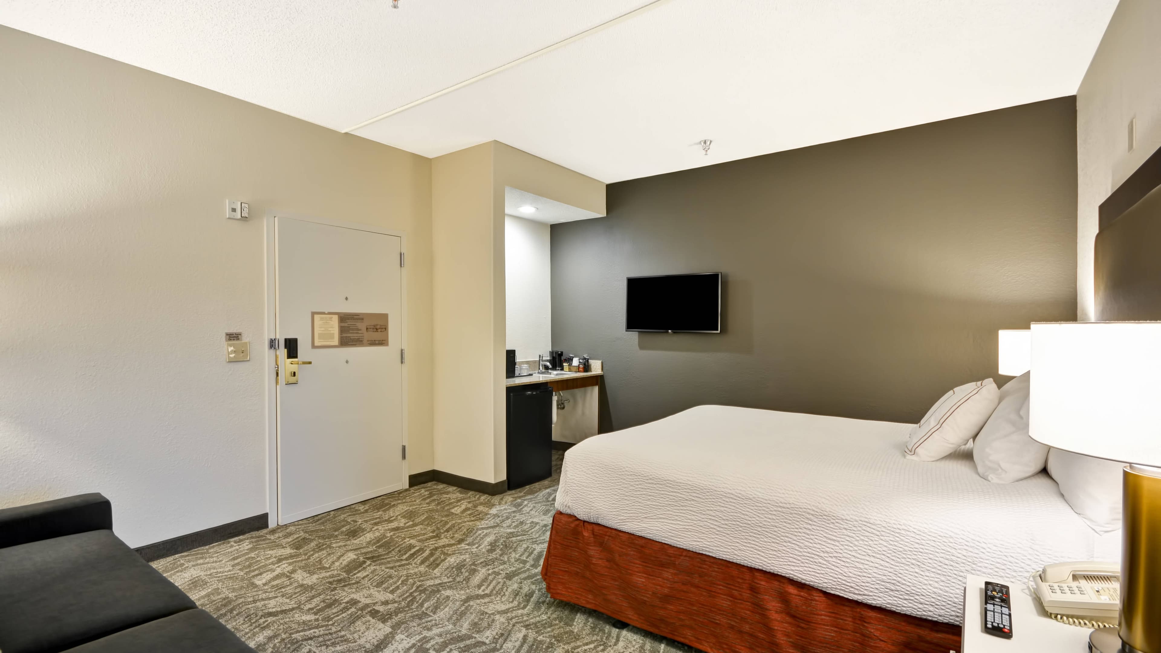 Holiday Inn Express & Suites San Antonio West-SeaWorld Area — 21