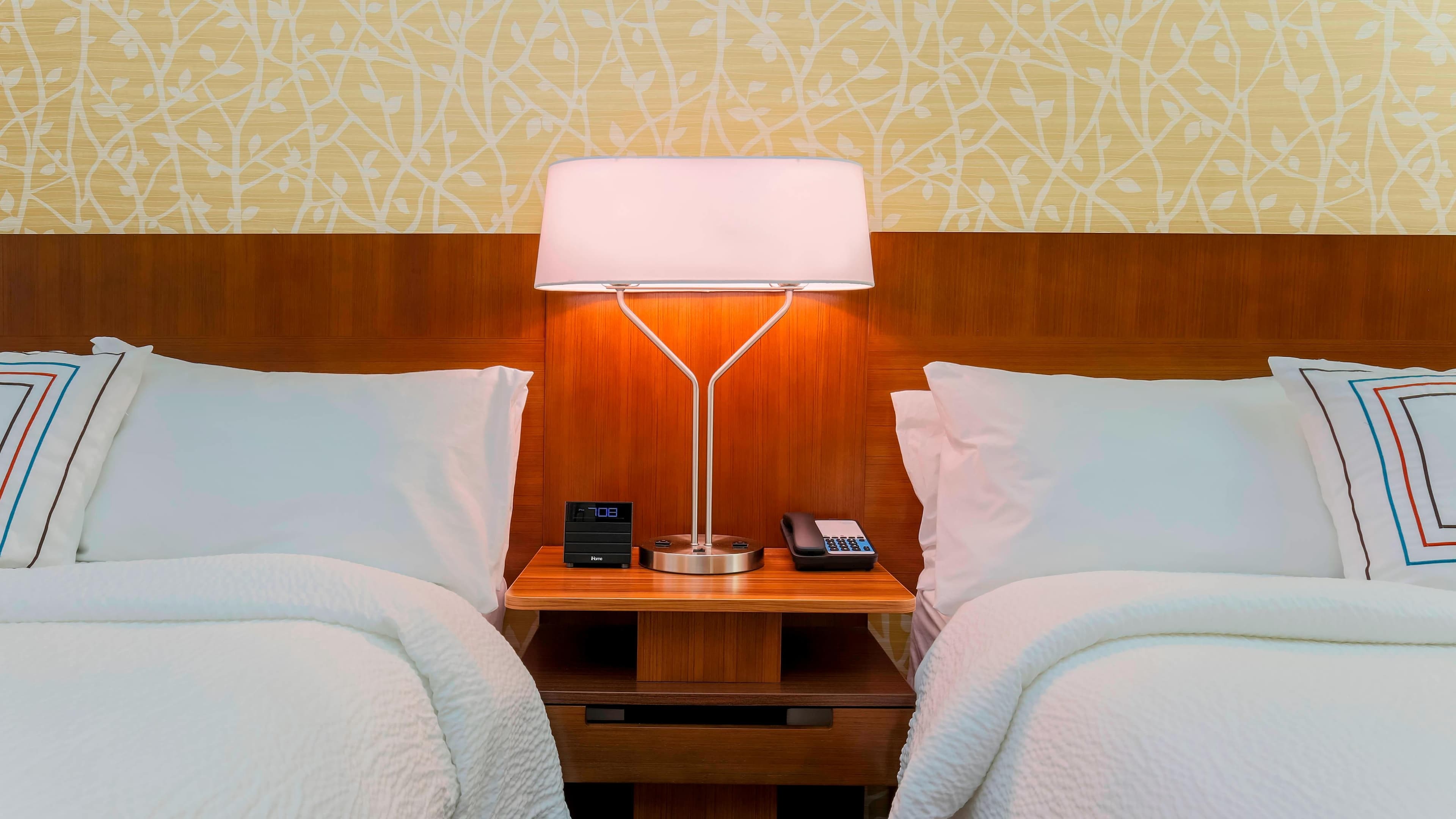 Holiday Inn Express & Suites Pearsall — 12