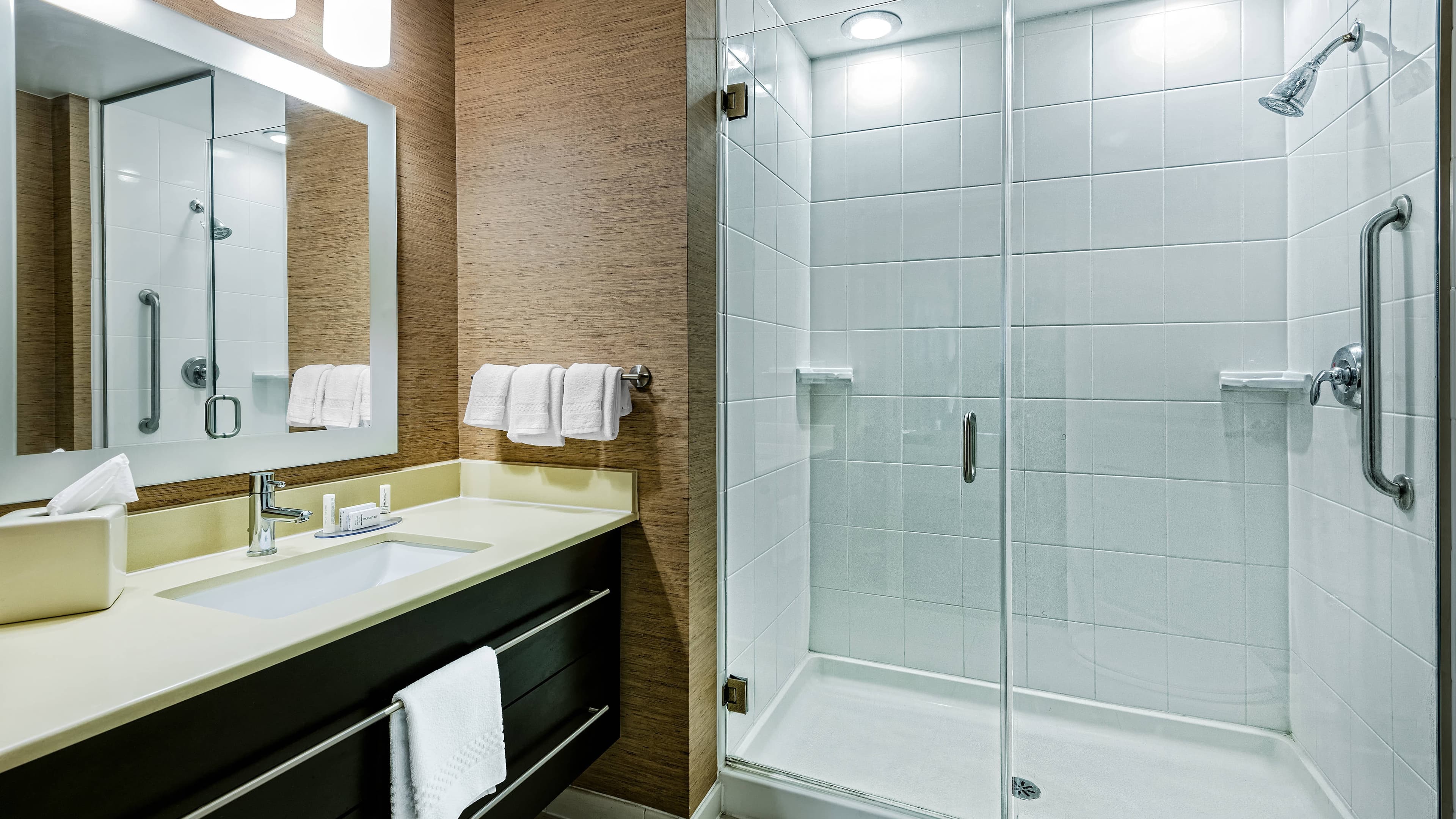 Crowne Plaza San Antonio Airport — 16