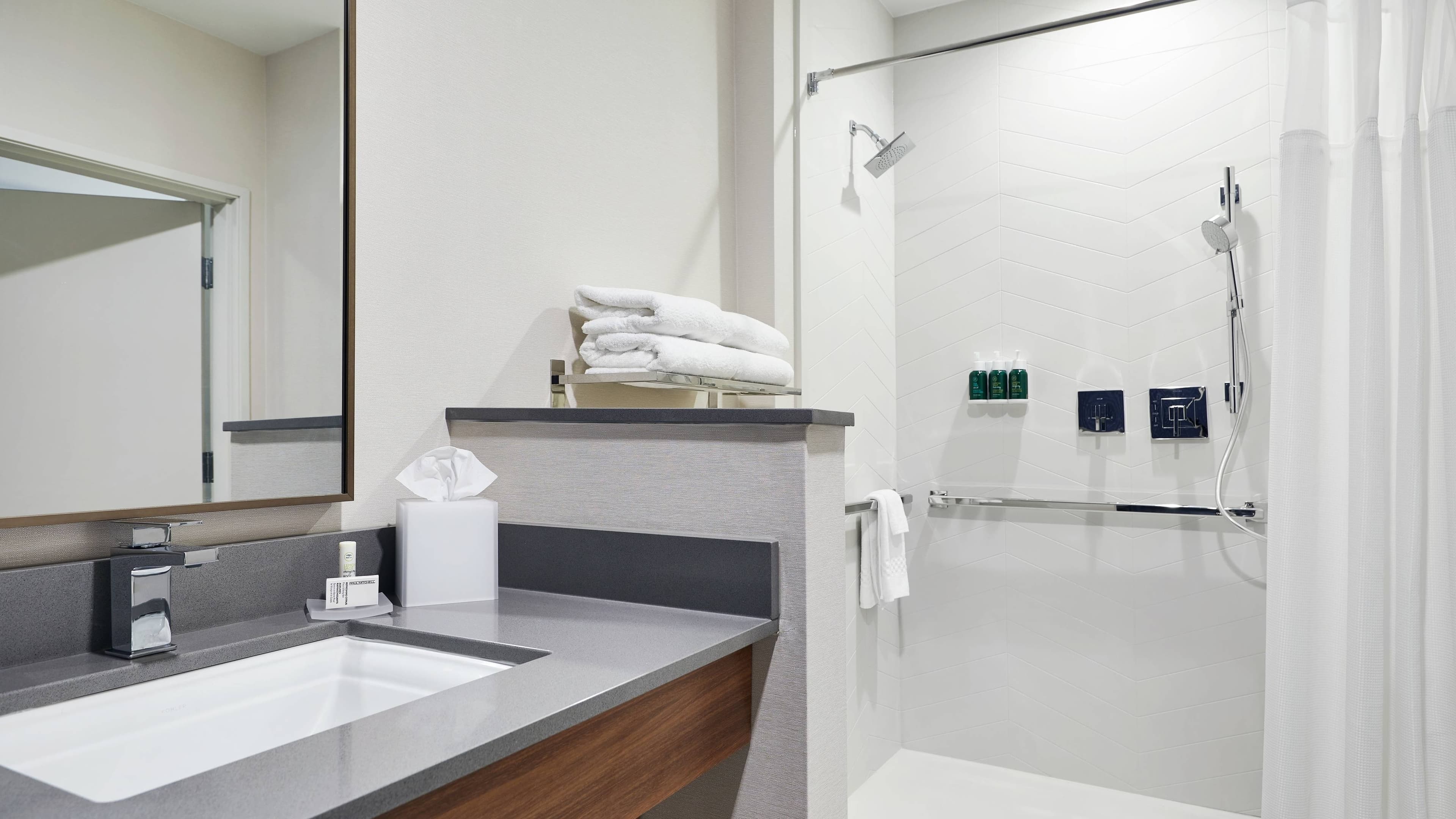 Fairfield Inn & Suites Sheboygan - Image 5