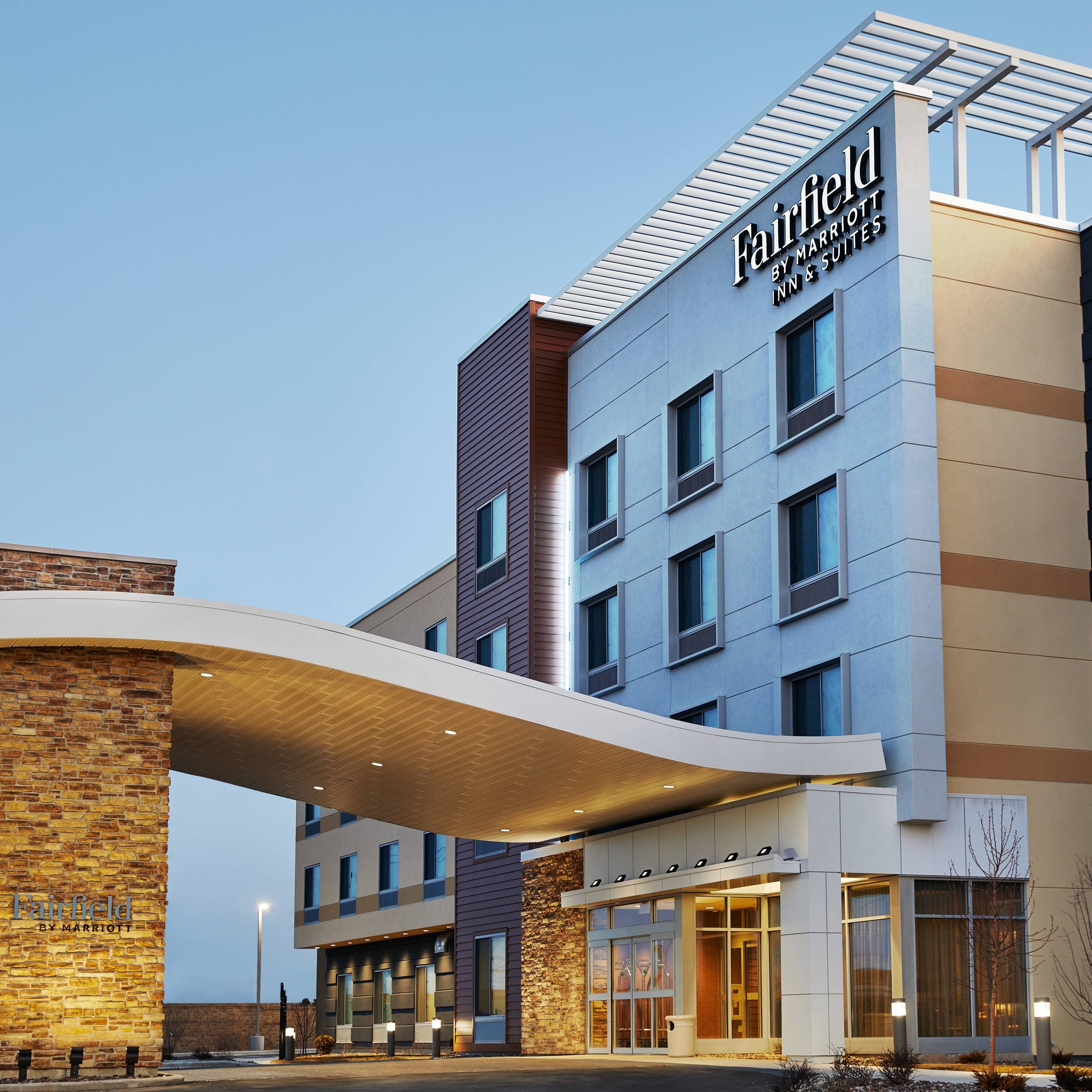 Fairfield Inn & Suites Sheboygan - Image 1