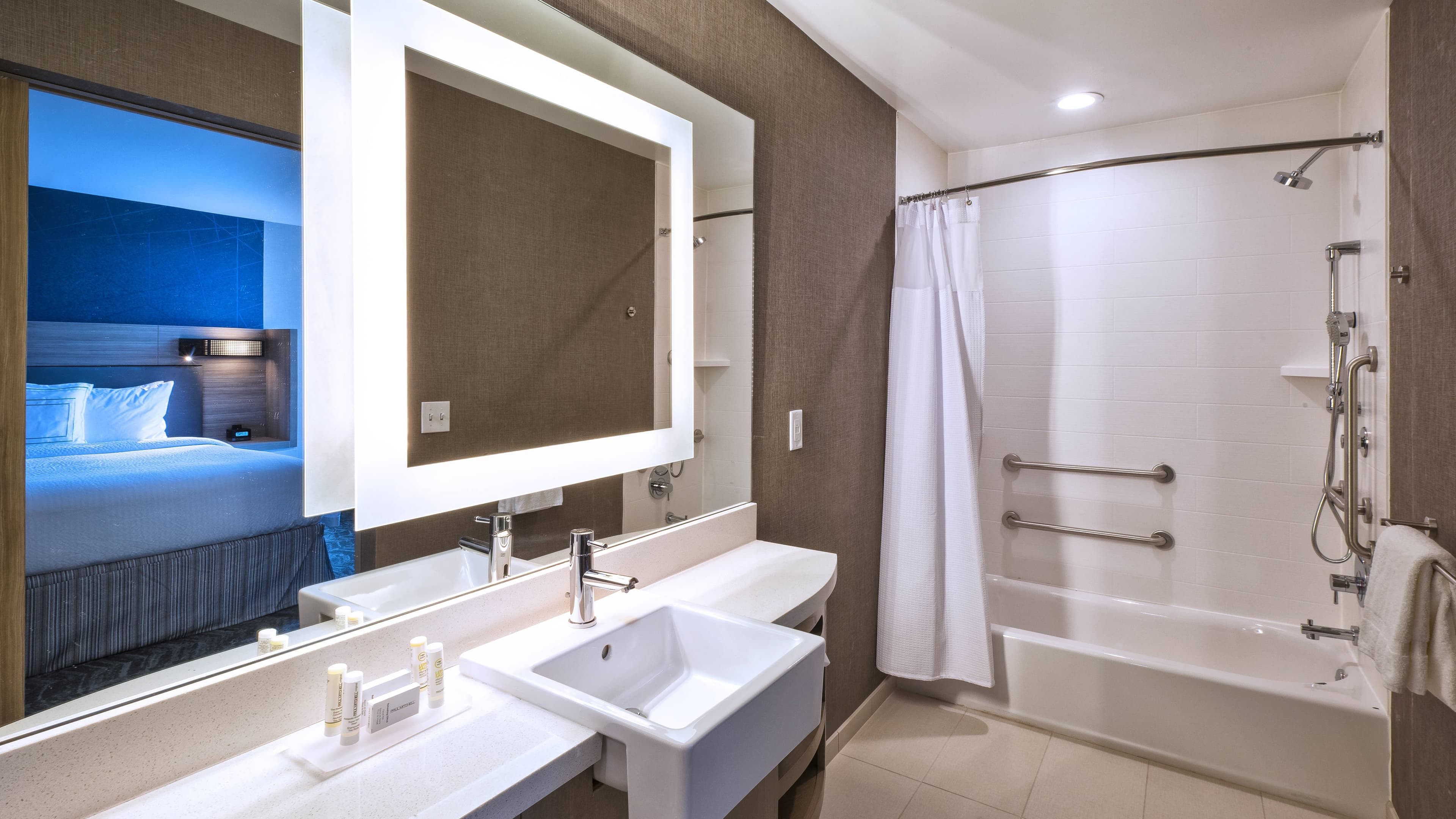 SpringHill Suites St. Joseph Benton Harbor — 10