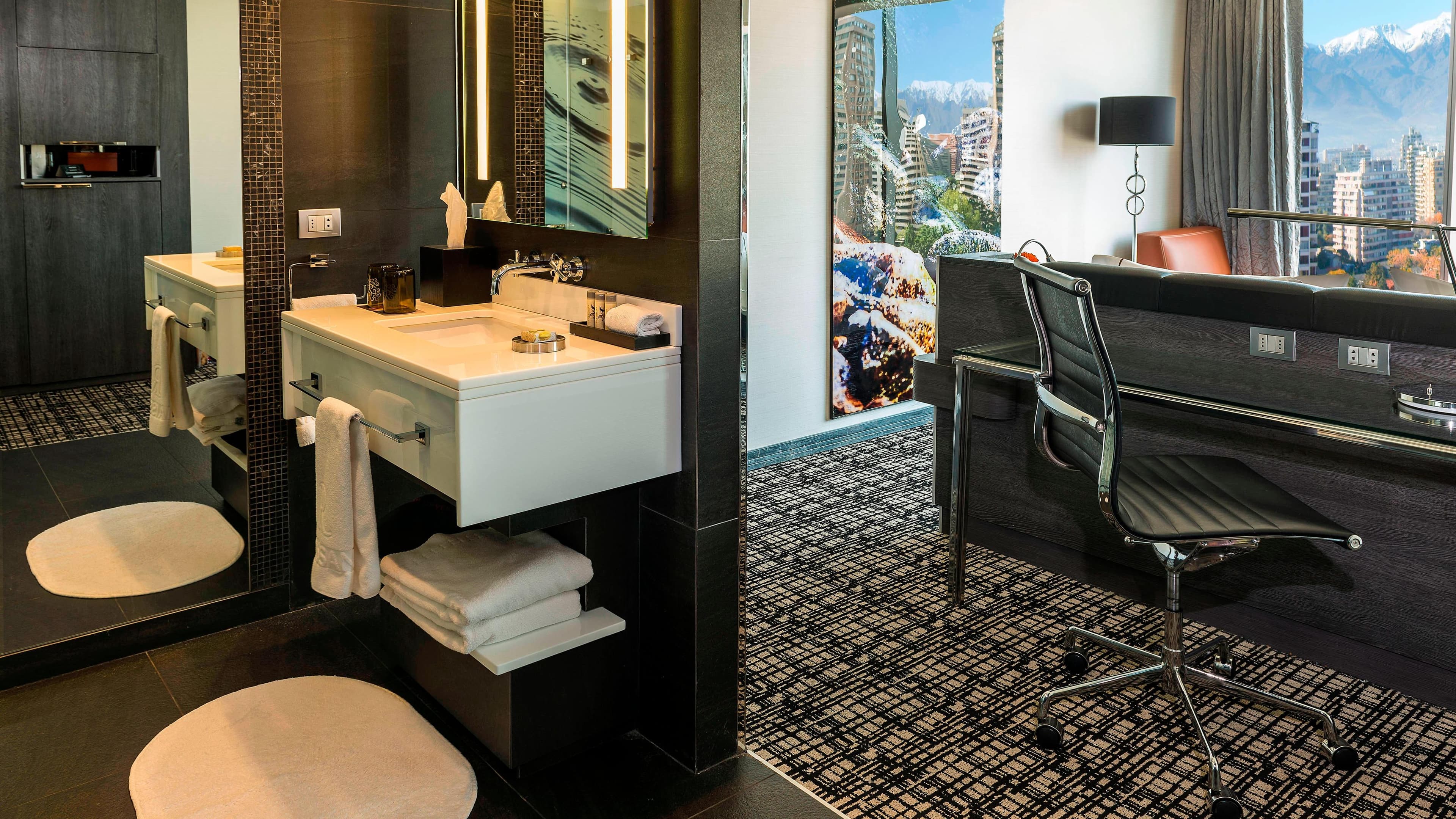 Renaissance Santiago Hotel — 9