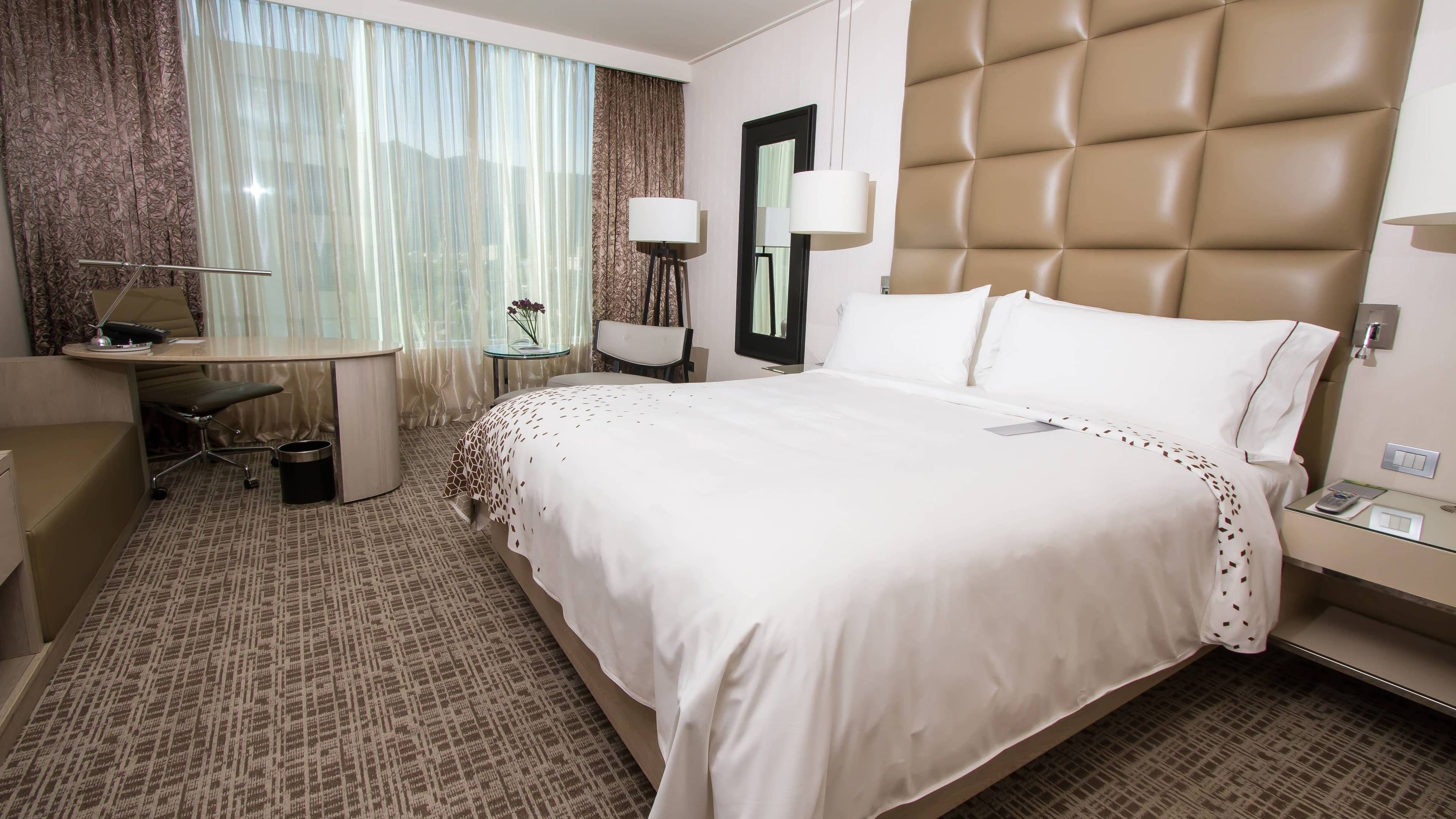 Renaissance Santiago Hotel — 6