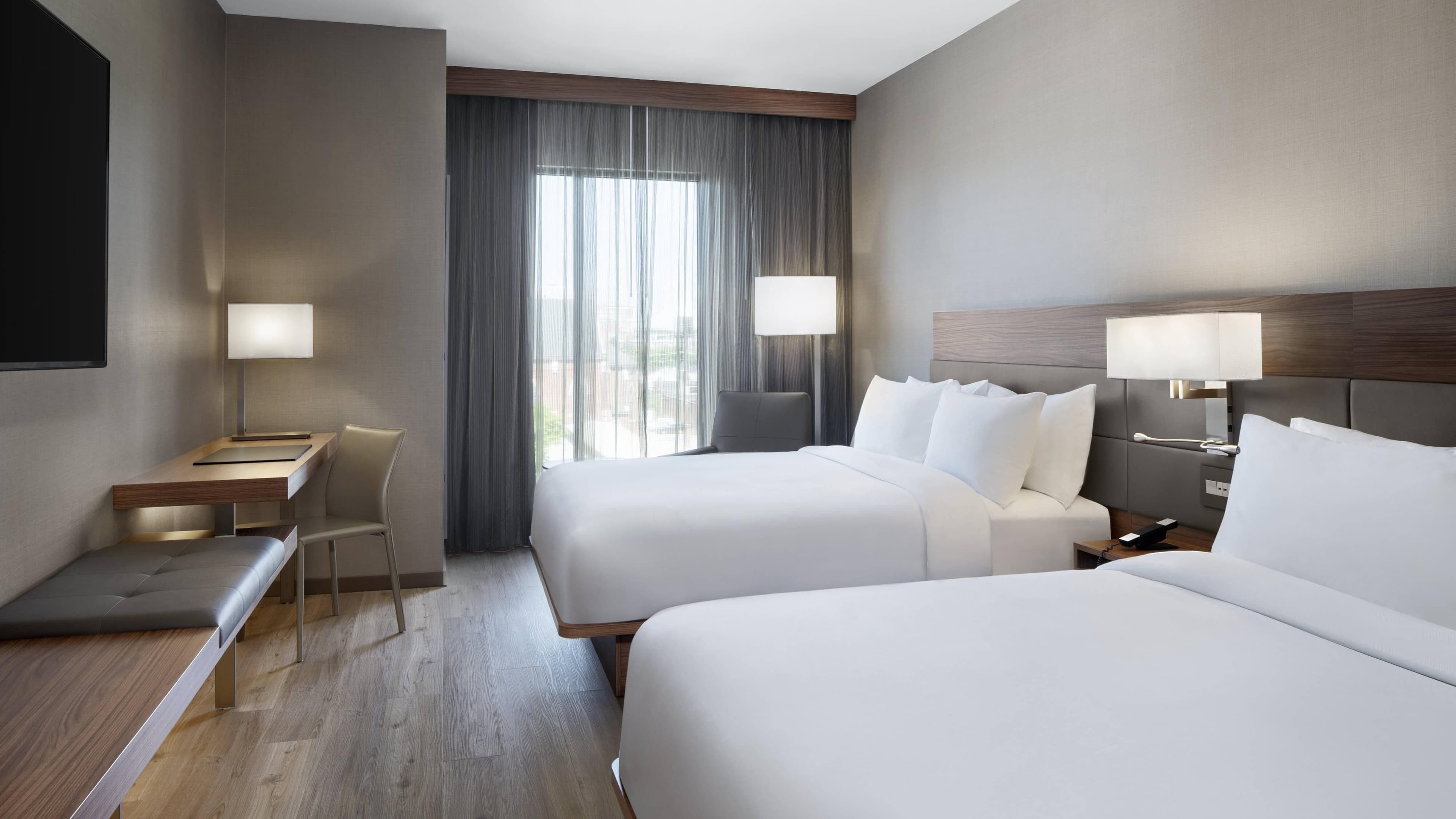 Queen/Queen Guest Room - Image 1