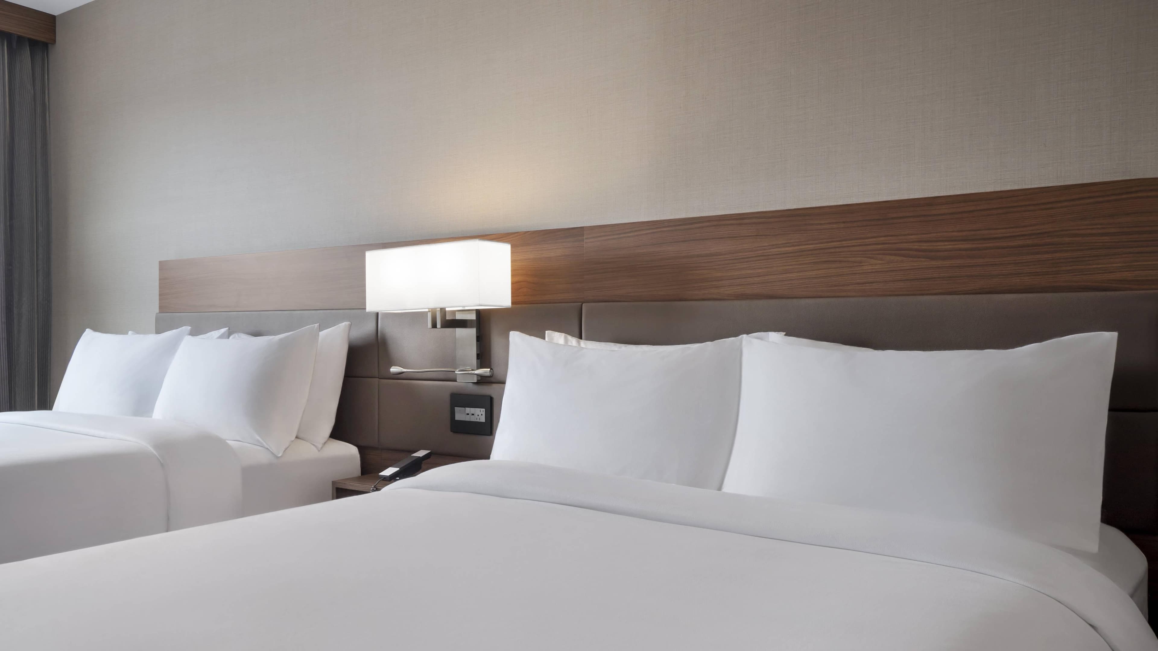 Queen/Queen Guest Room - Image 2