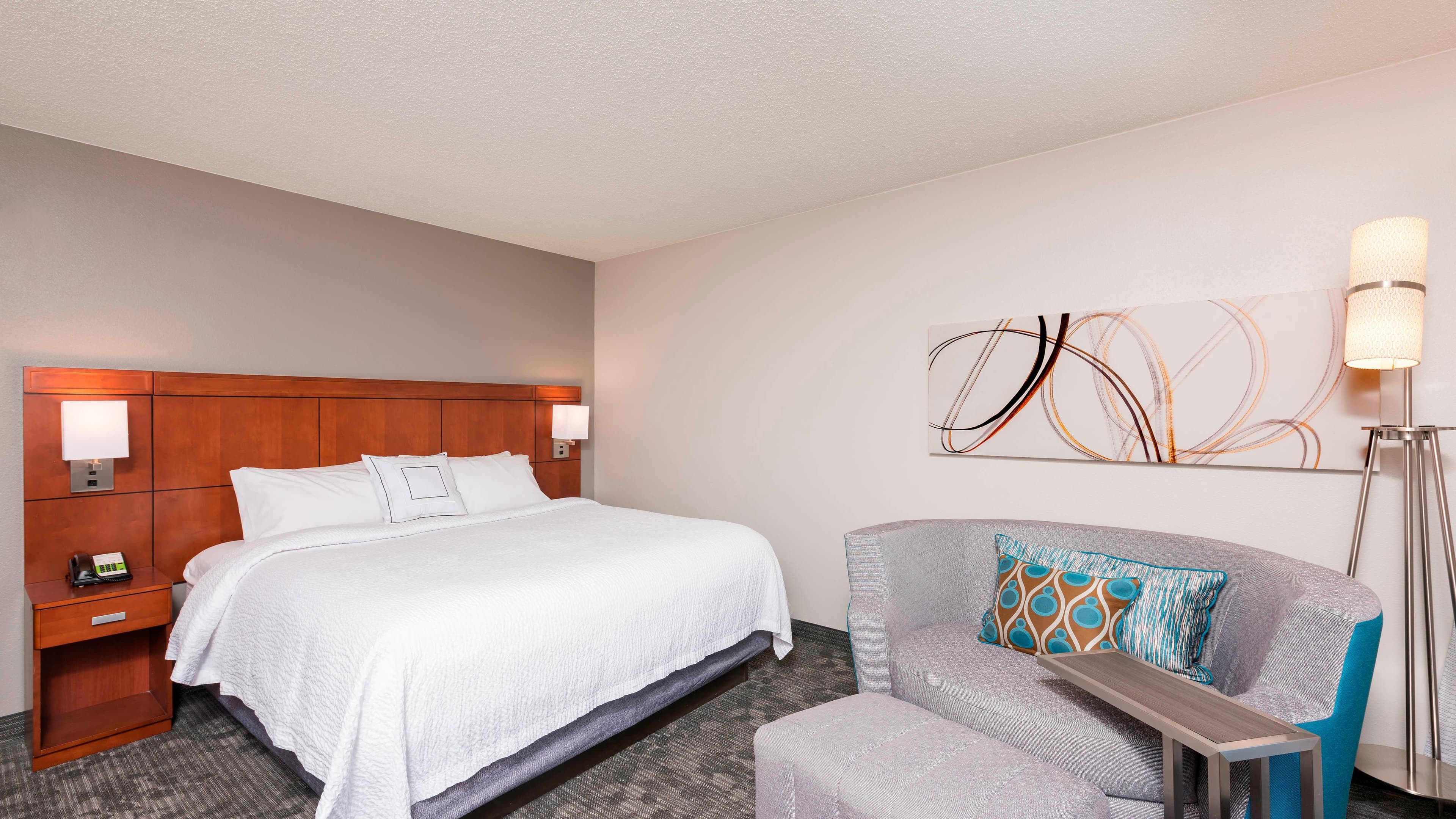 Courtyard Louisville Downtown - Image 5