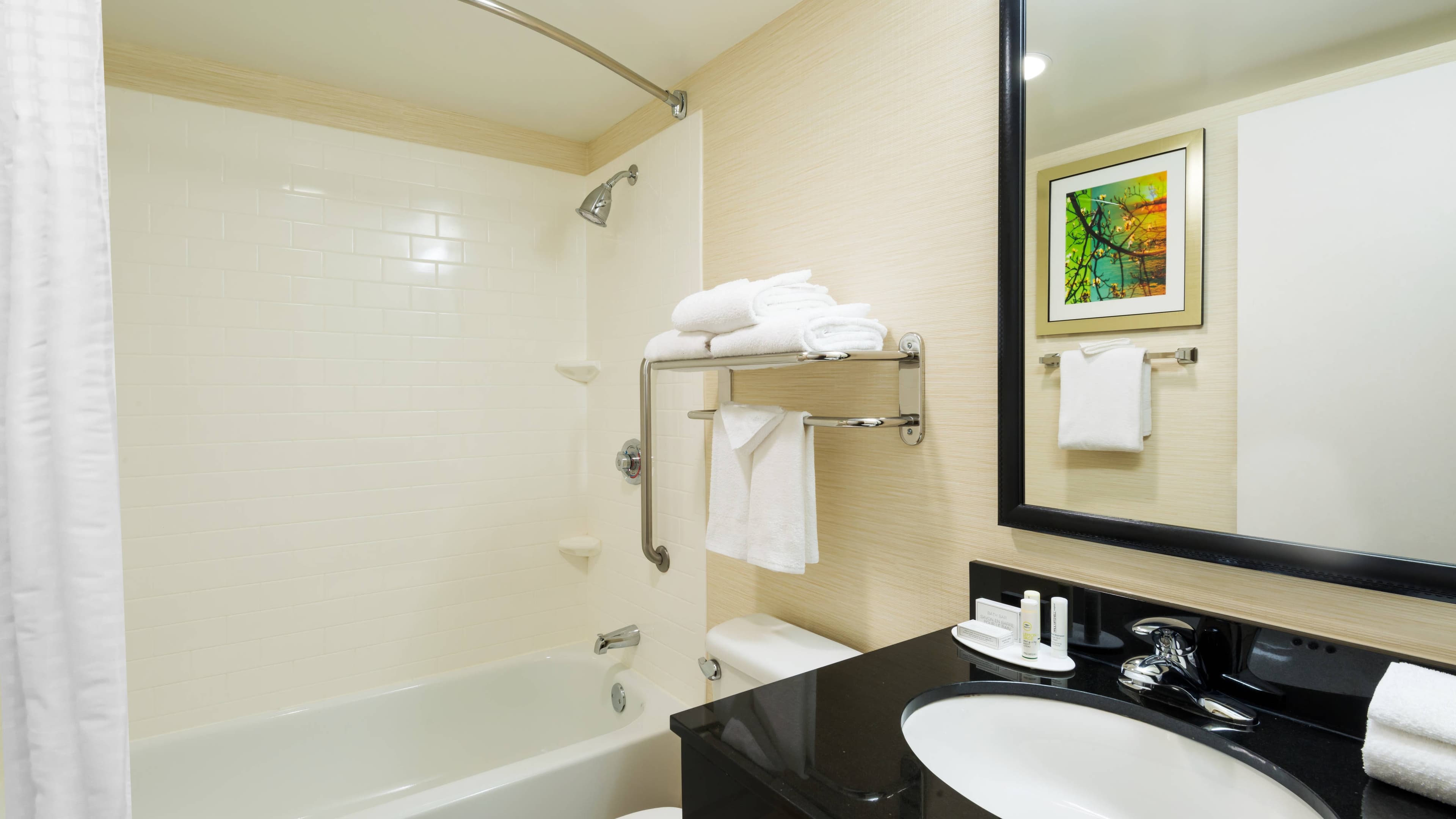 Fairfield Inn & Suites Louisville Downtown — 3