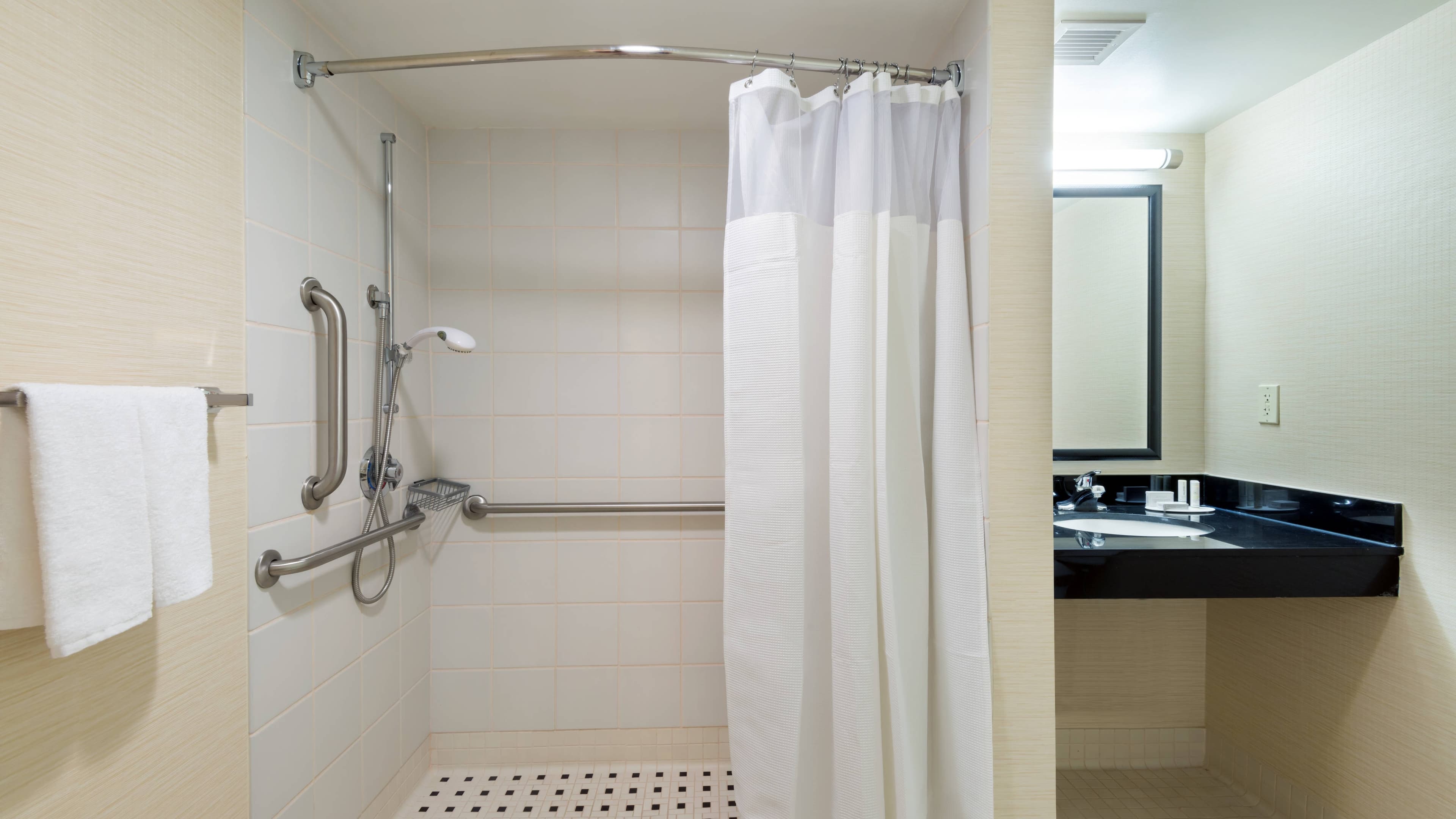 Fairfield Inn & Suites Louisville Downtown — 4