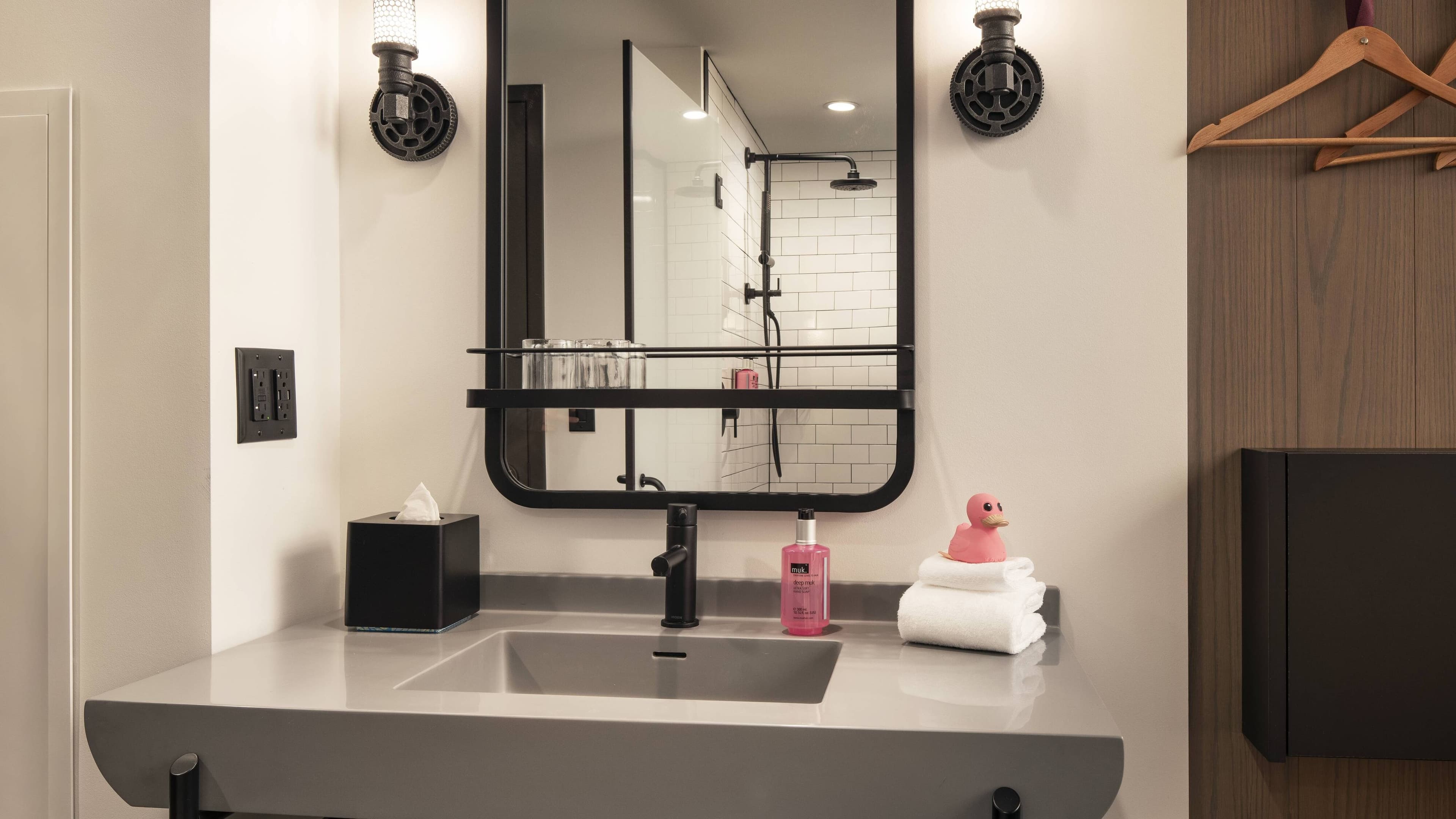 Moxy Louisville Downtown — 4