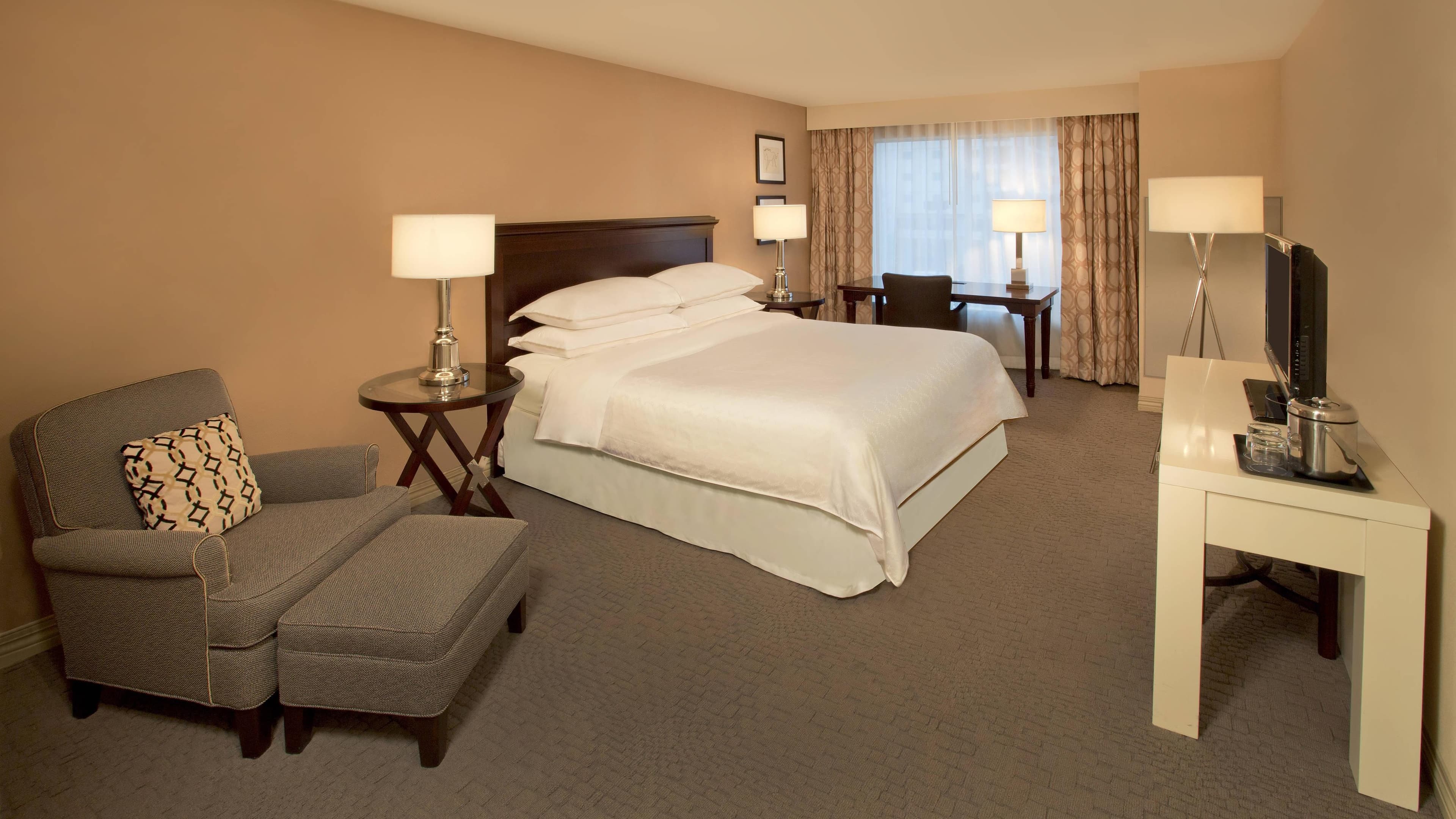 Sheraton Louisville Riverside Hotel — 8