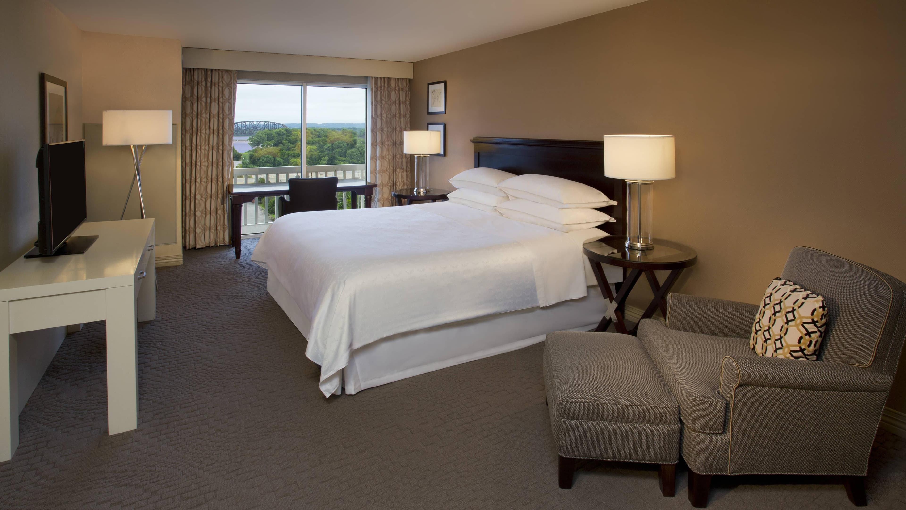Sheraton Louisville Riverside Hotel — 9