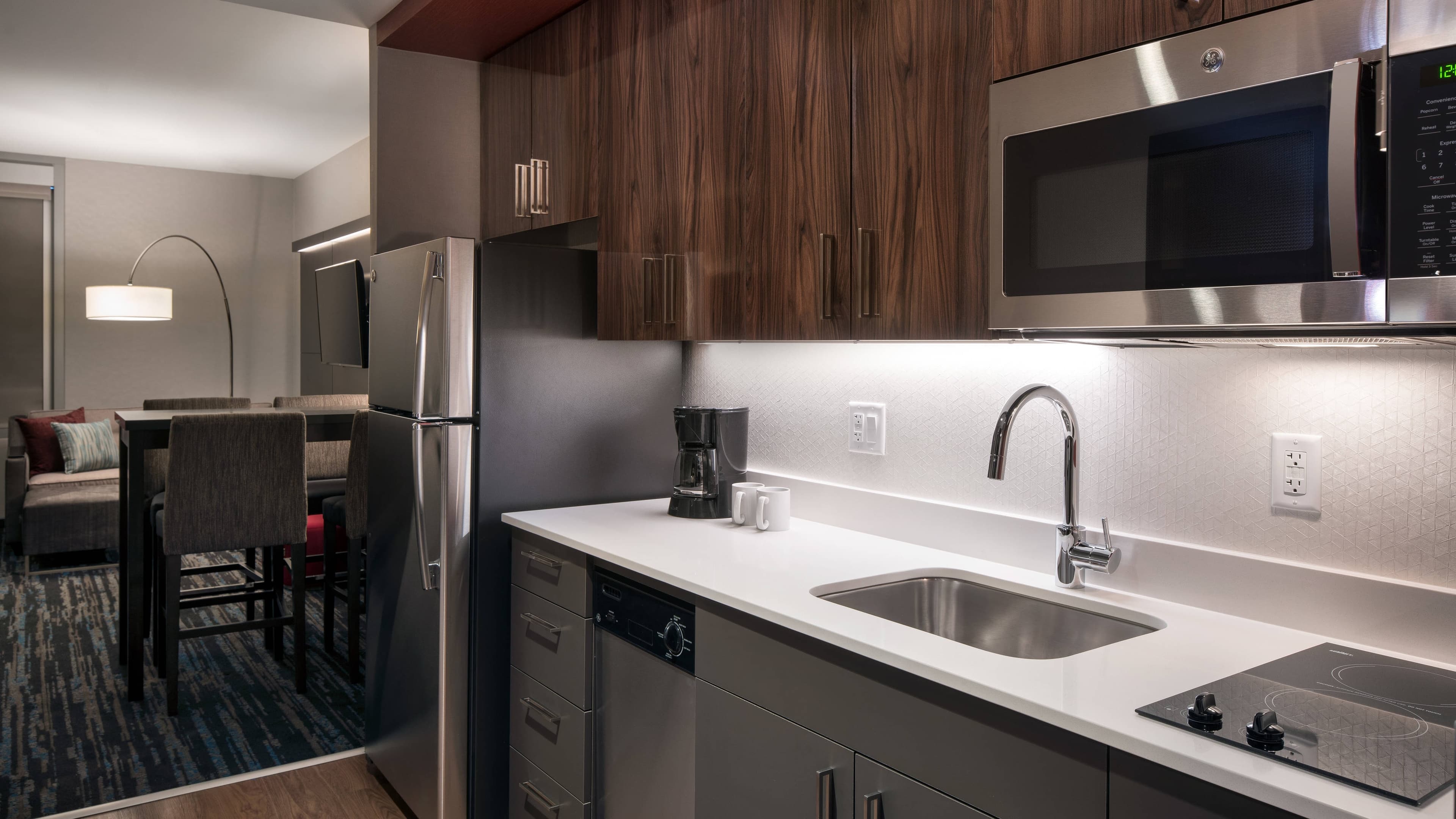 2 Queen Studio Suite - Image 1