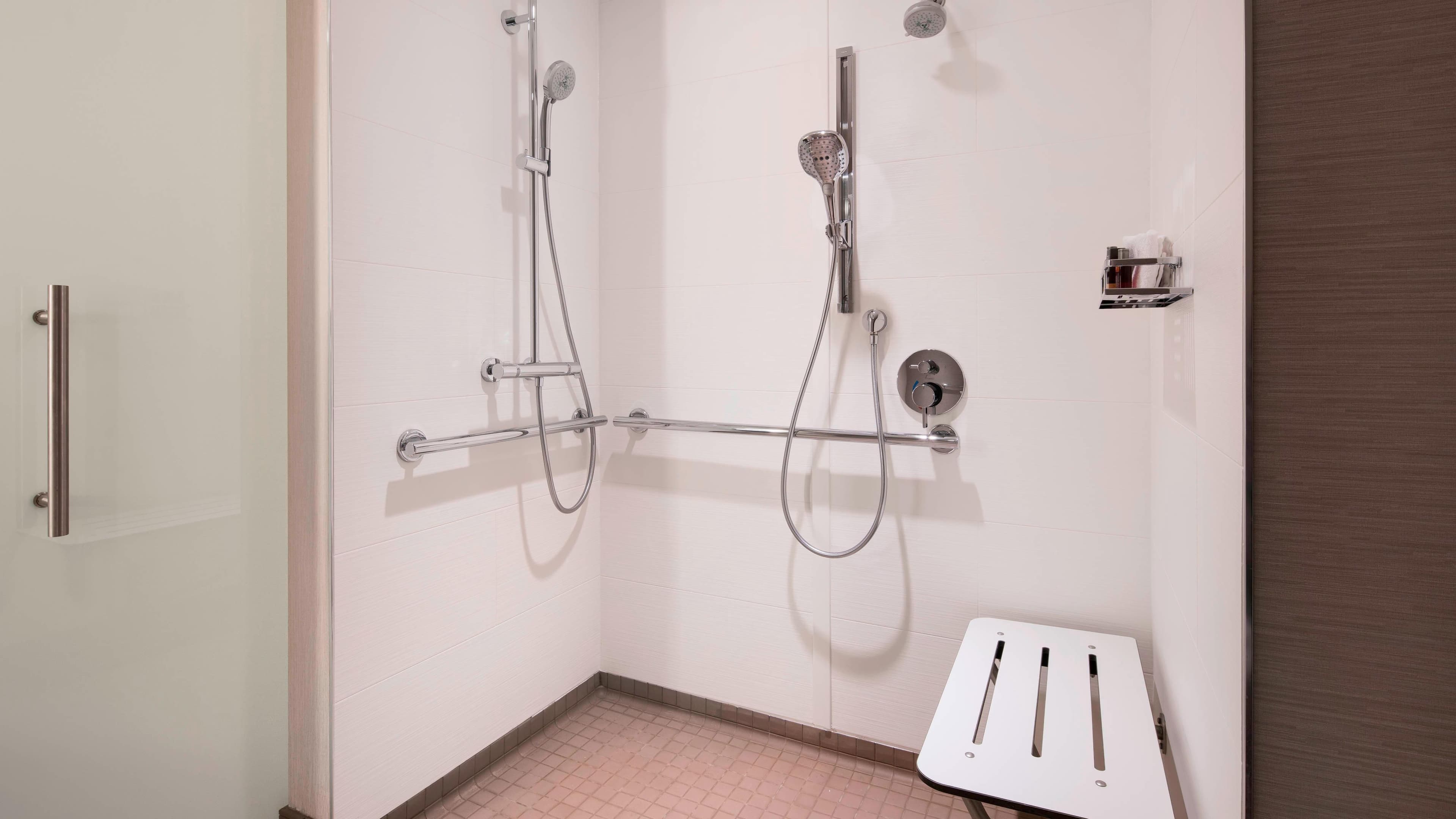 Deluxe Guest room - Image 9