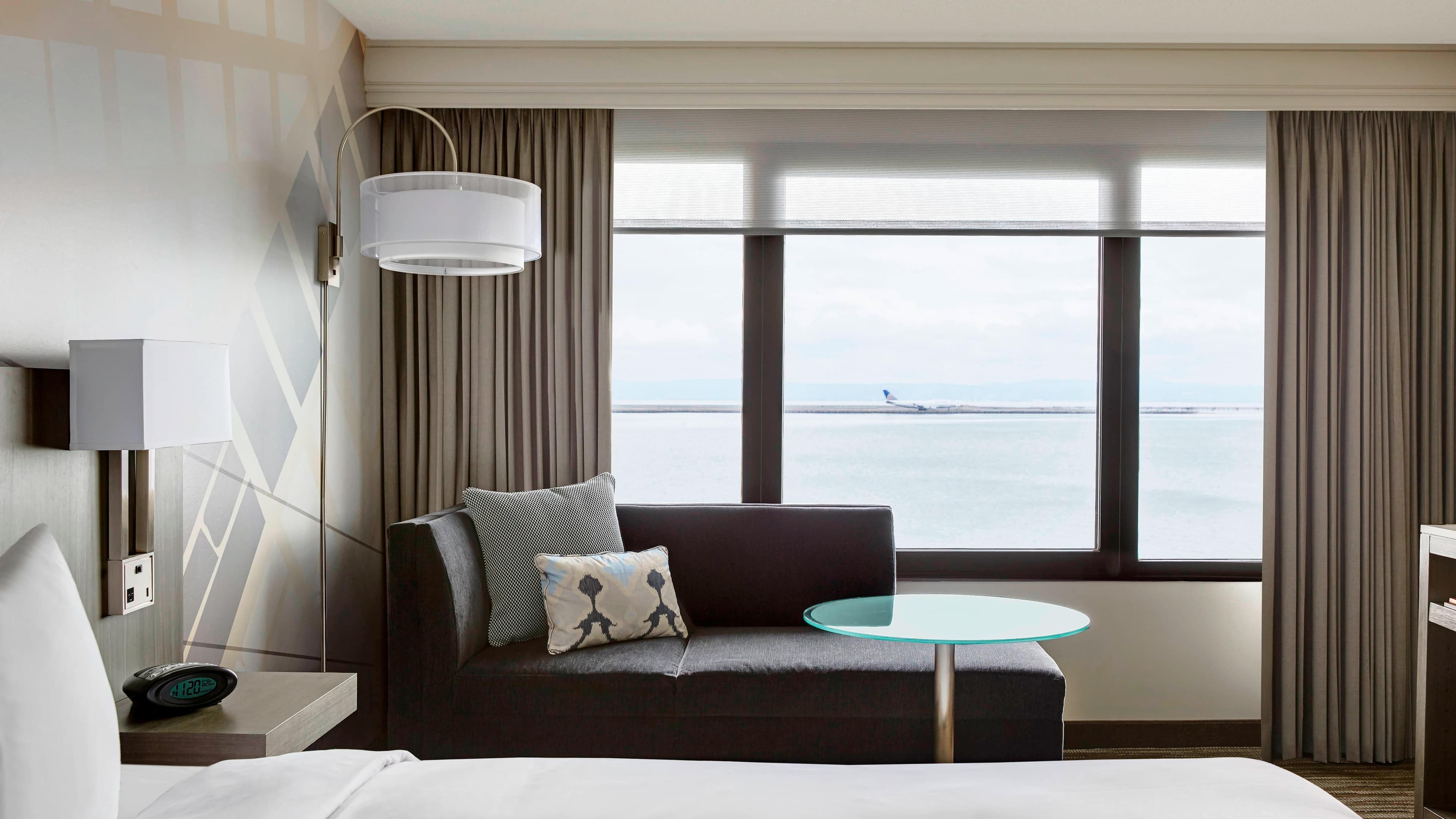 San Francisco Airport Marriott Waterfront - Image 2