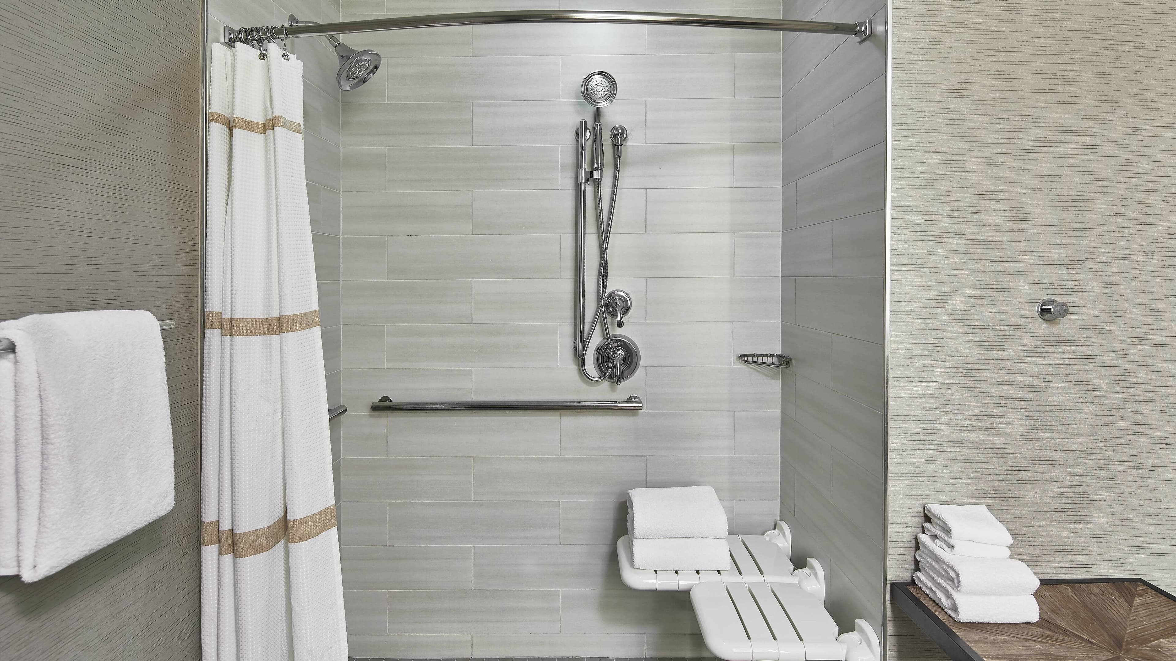 Holiday Inn Express & Suites San Francisco Fishermans Wharf — 46