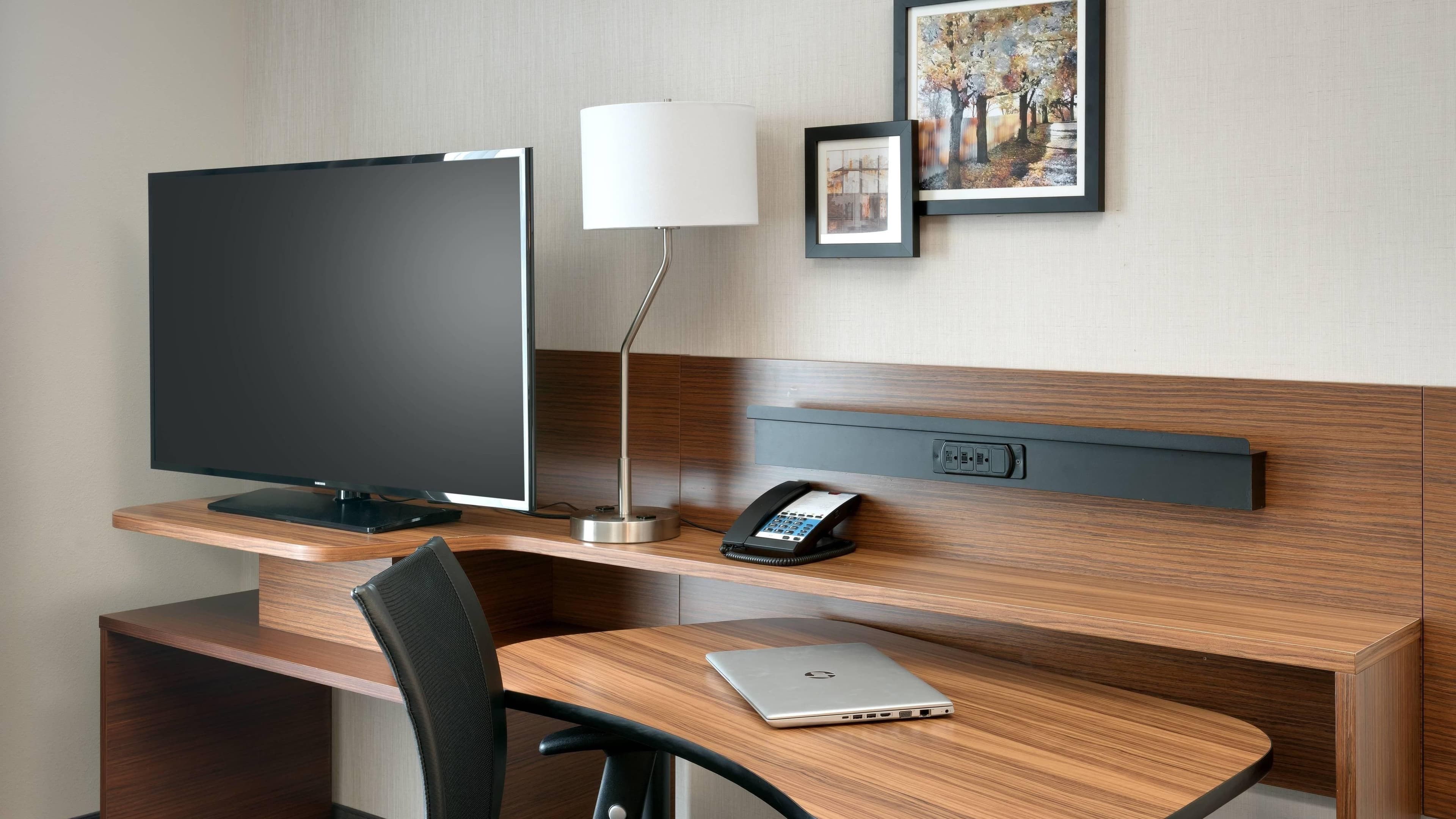 Fairfield Inn & Suites Springfield North - Image 3