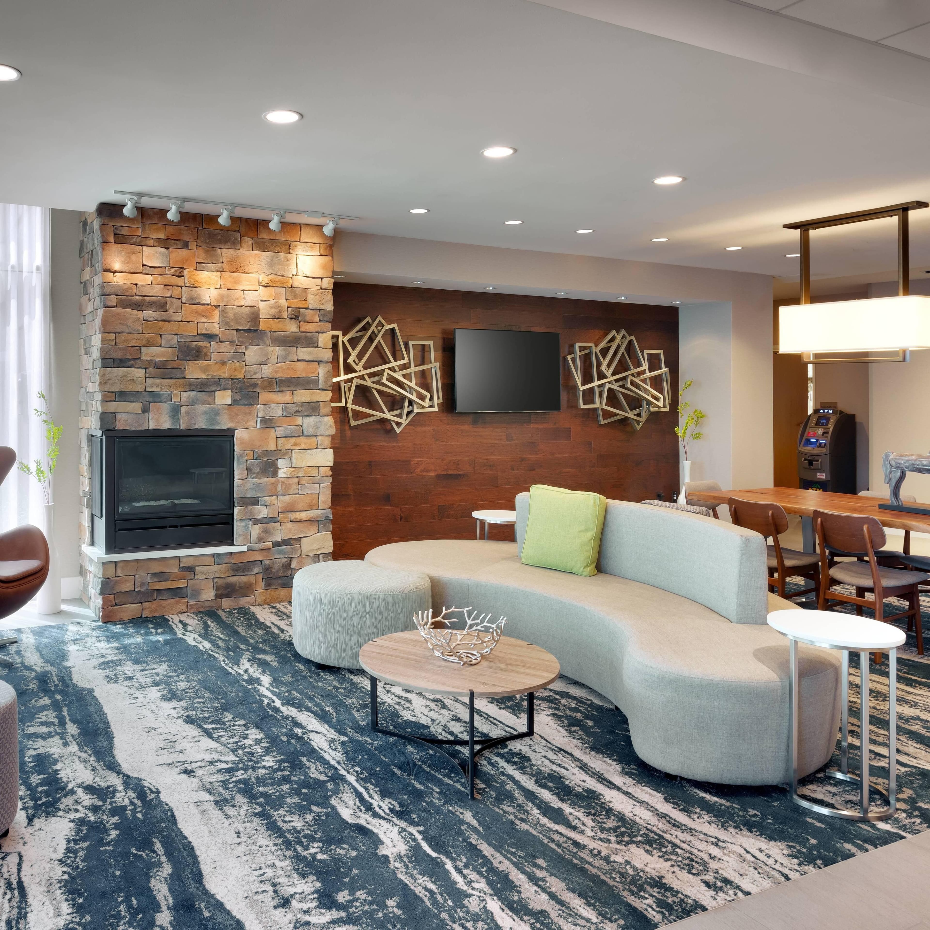 Fairfield Inn & Suites Springfield North - Image 1