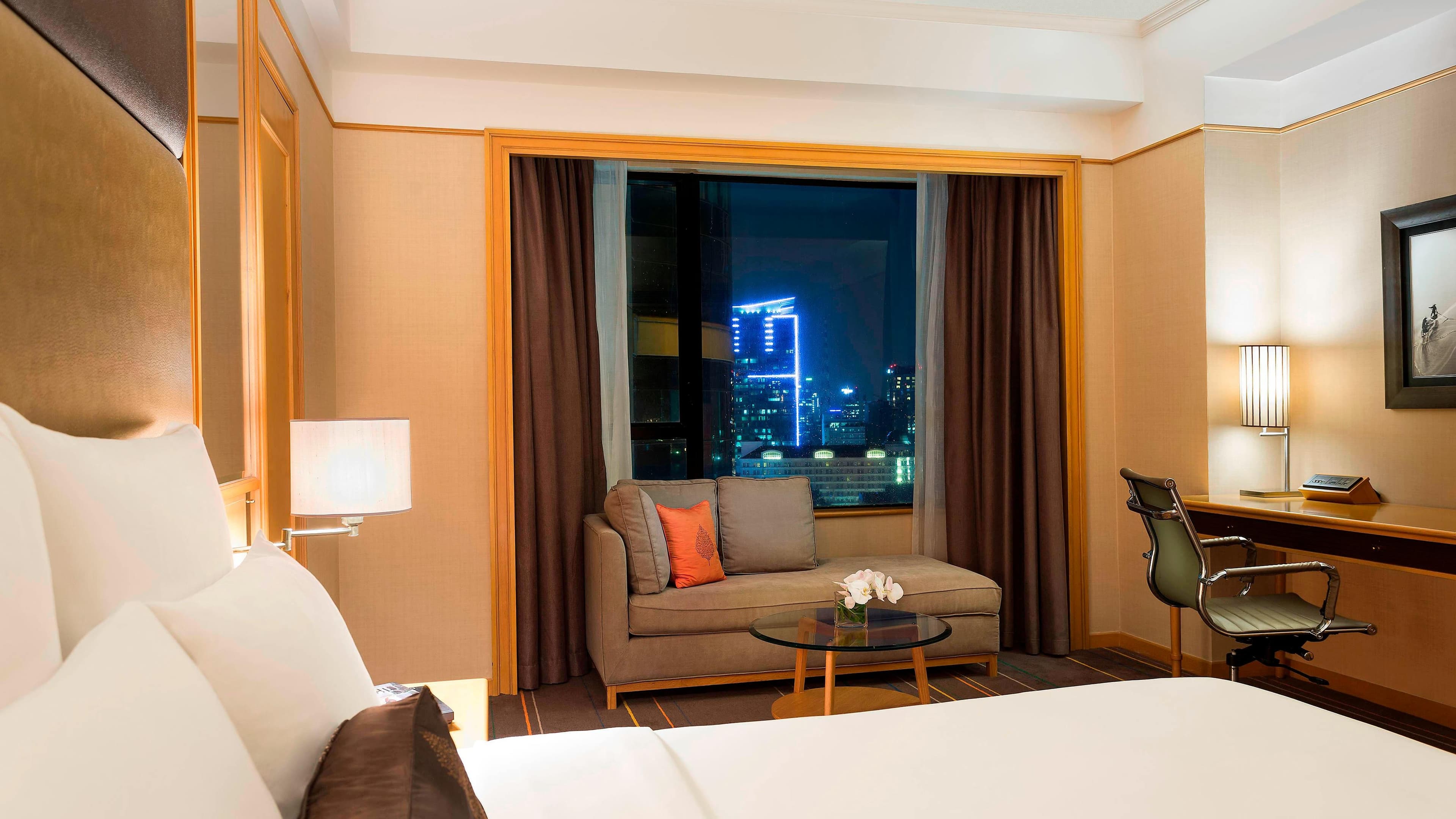 Renaissance Riverside Hotel Saigon — 47