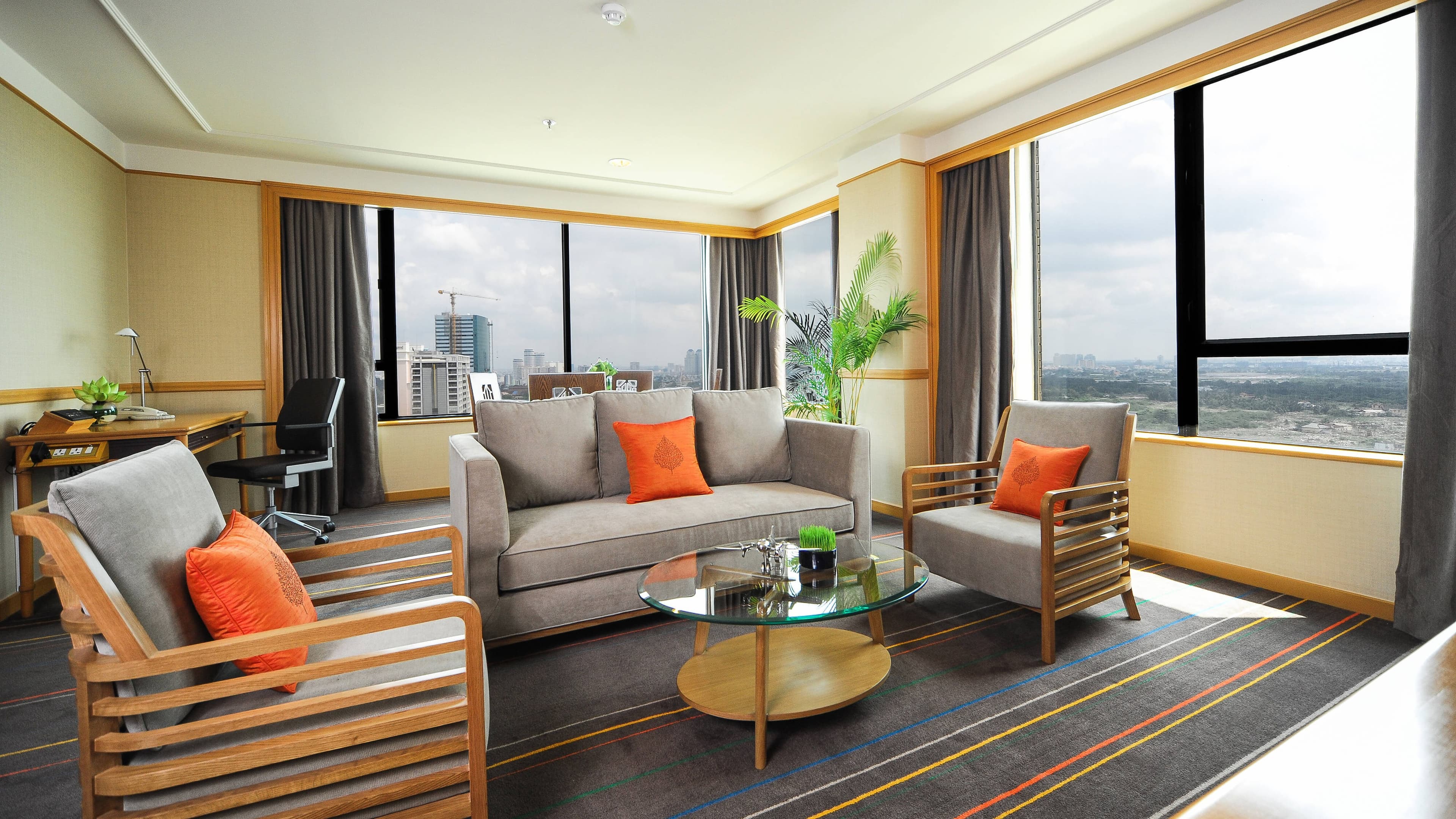 Renaissance Riverside Hotel Saigon — 27