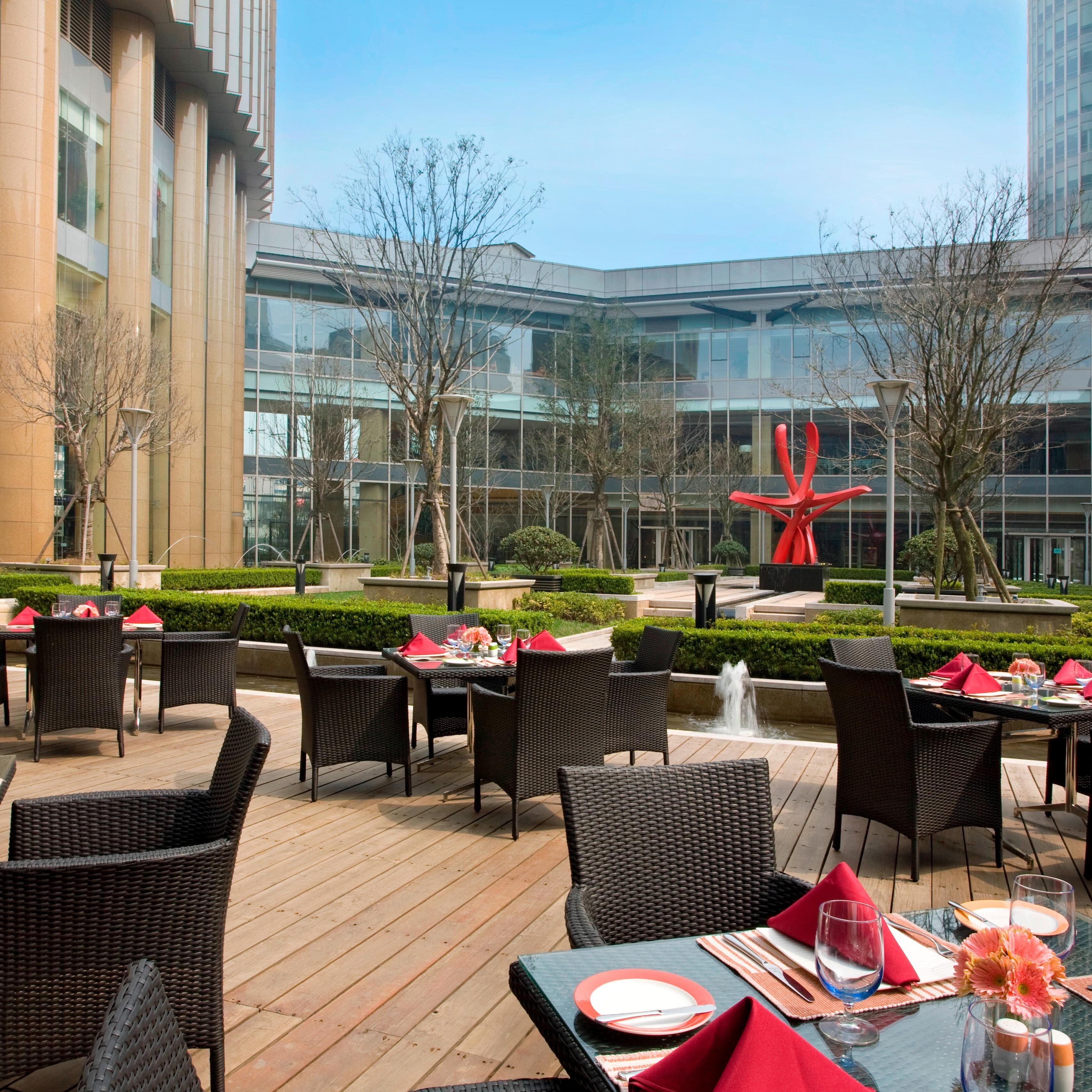 Sheraton Grand Shanghai Pudong Hotel & Residences - Image 1