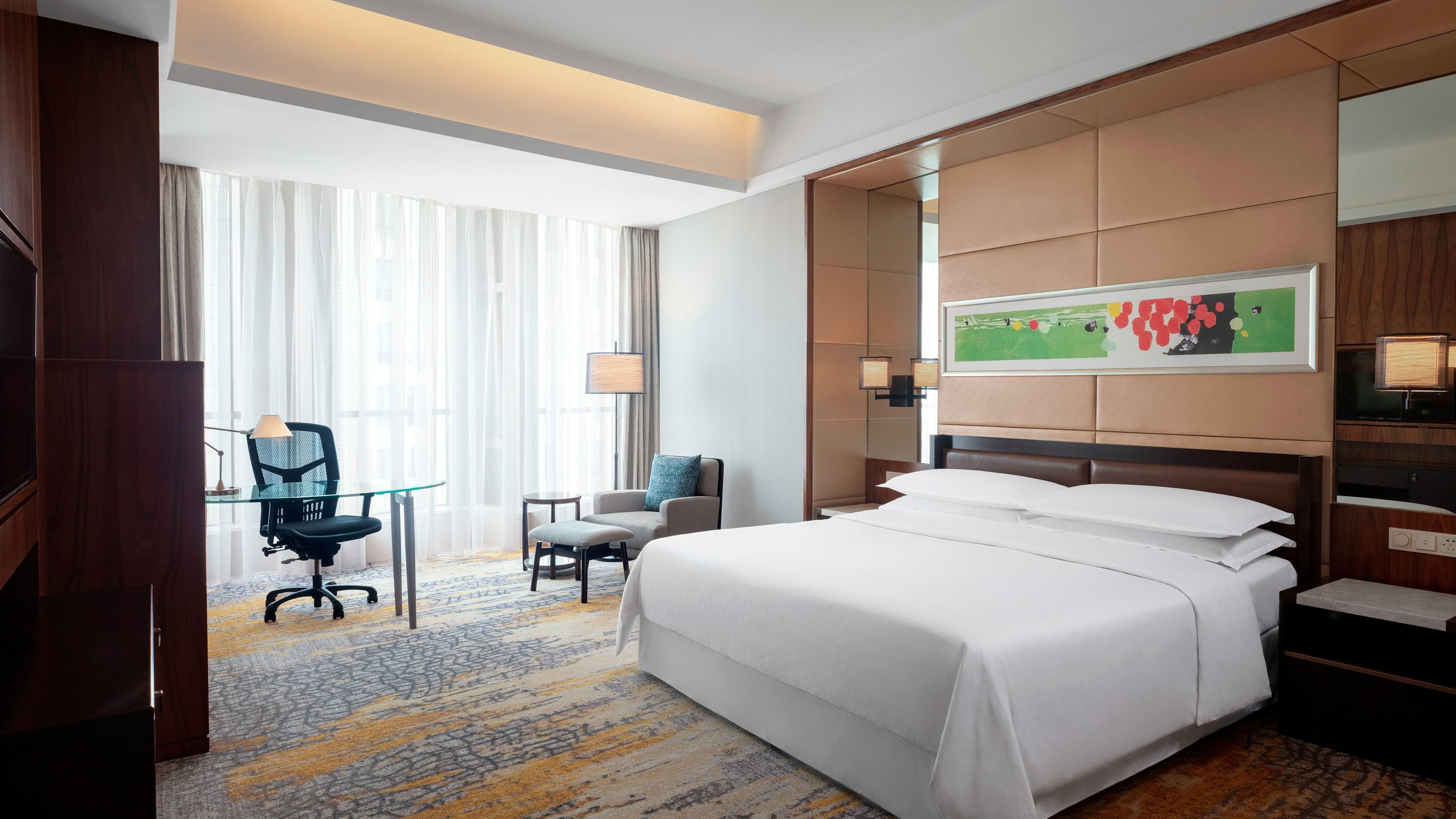 Sheraton Grand Shanghai Pudong Hotel & Residences - Image 2
