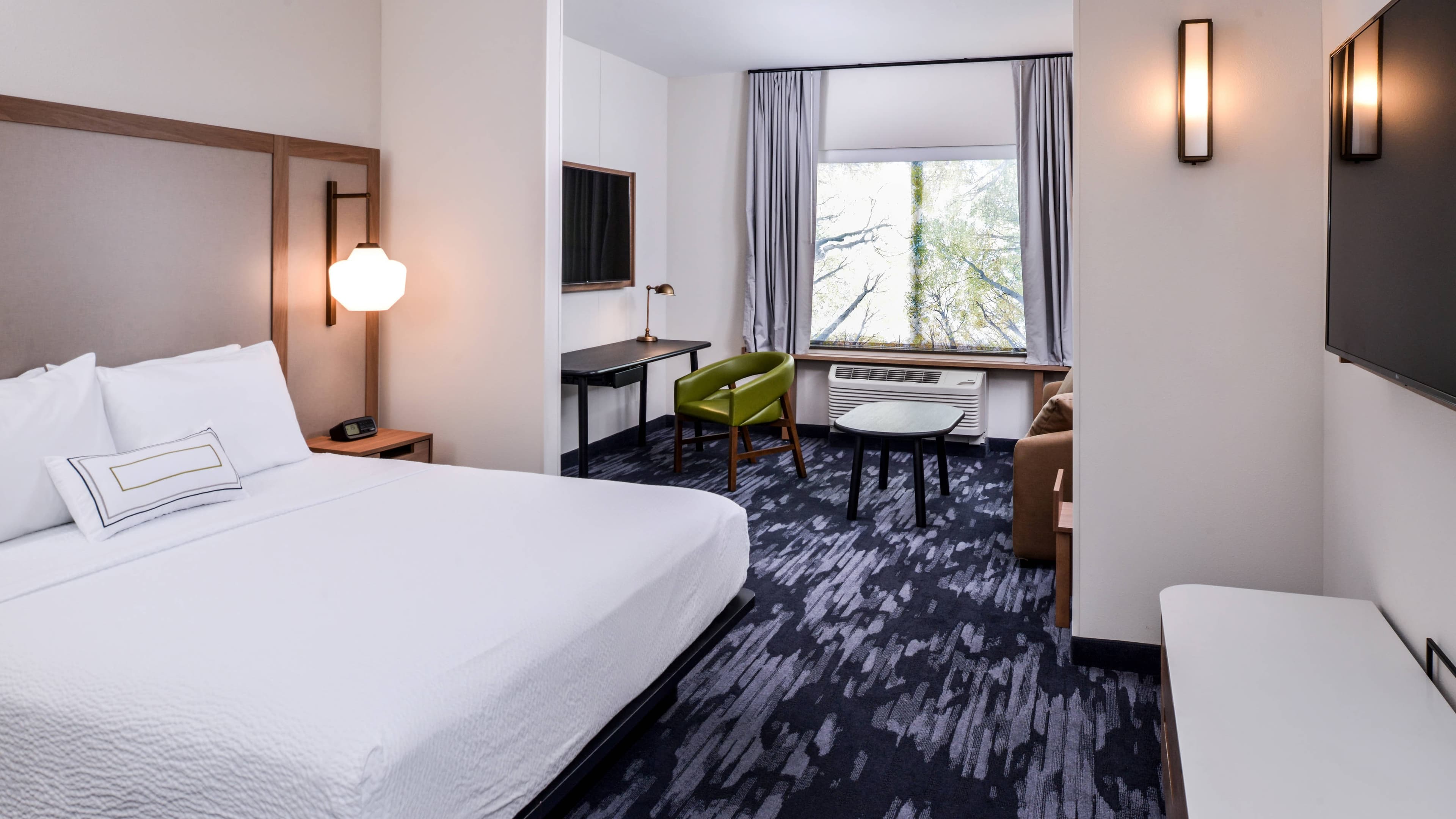 Suite - Image 1