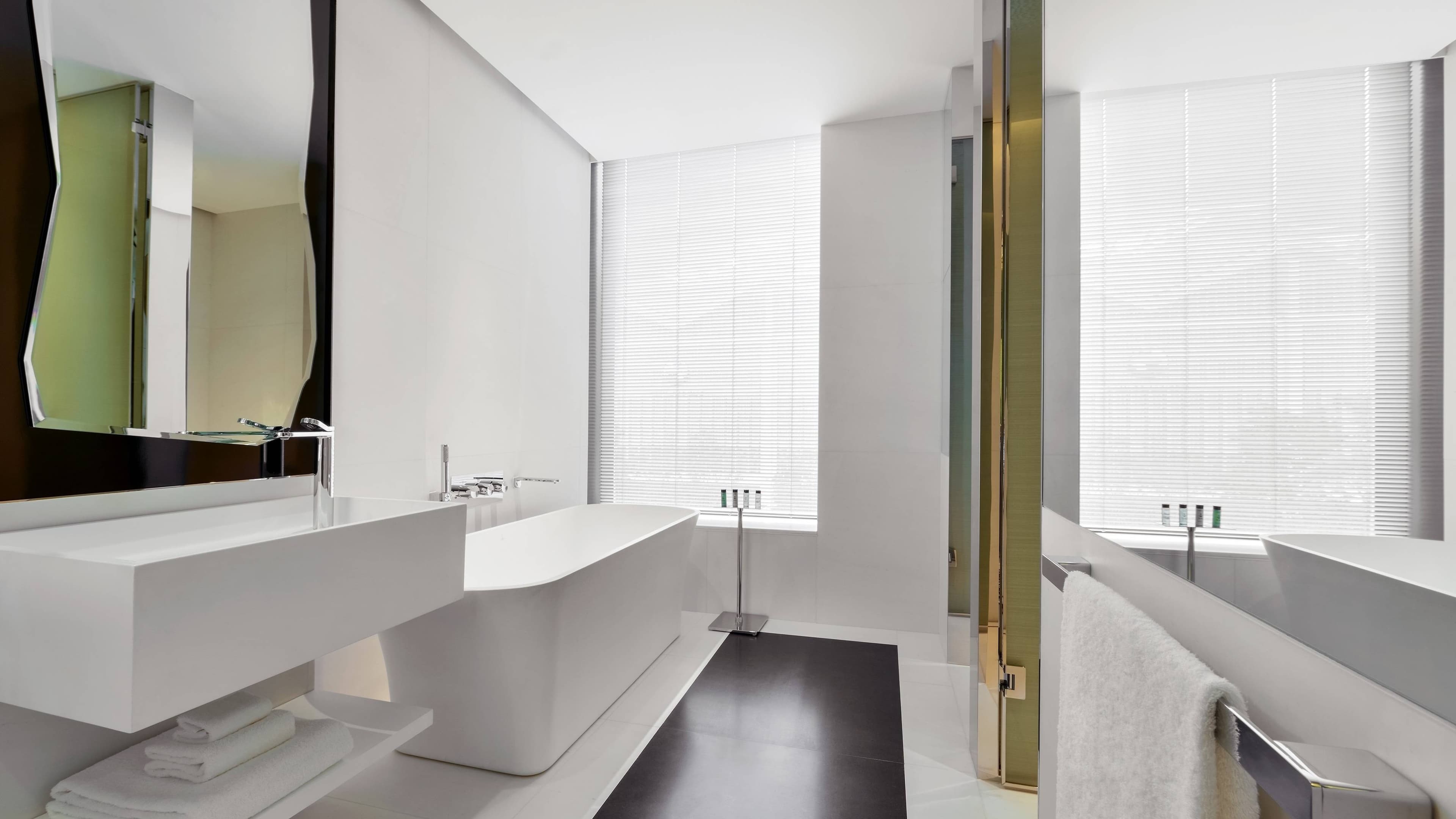 JW Marriott Hotel Singapore South Beach - Image 4
