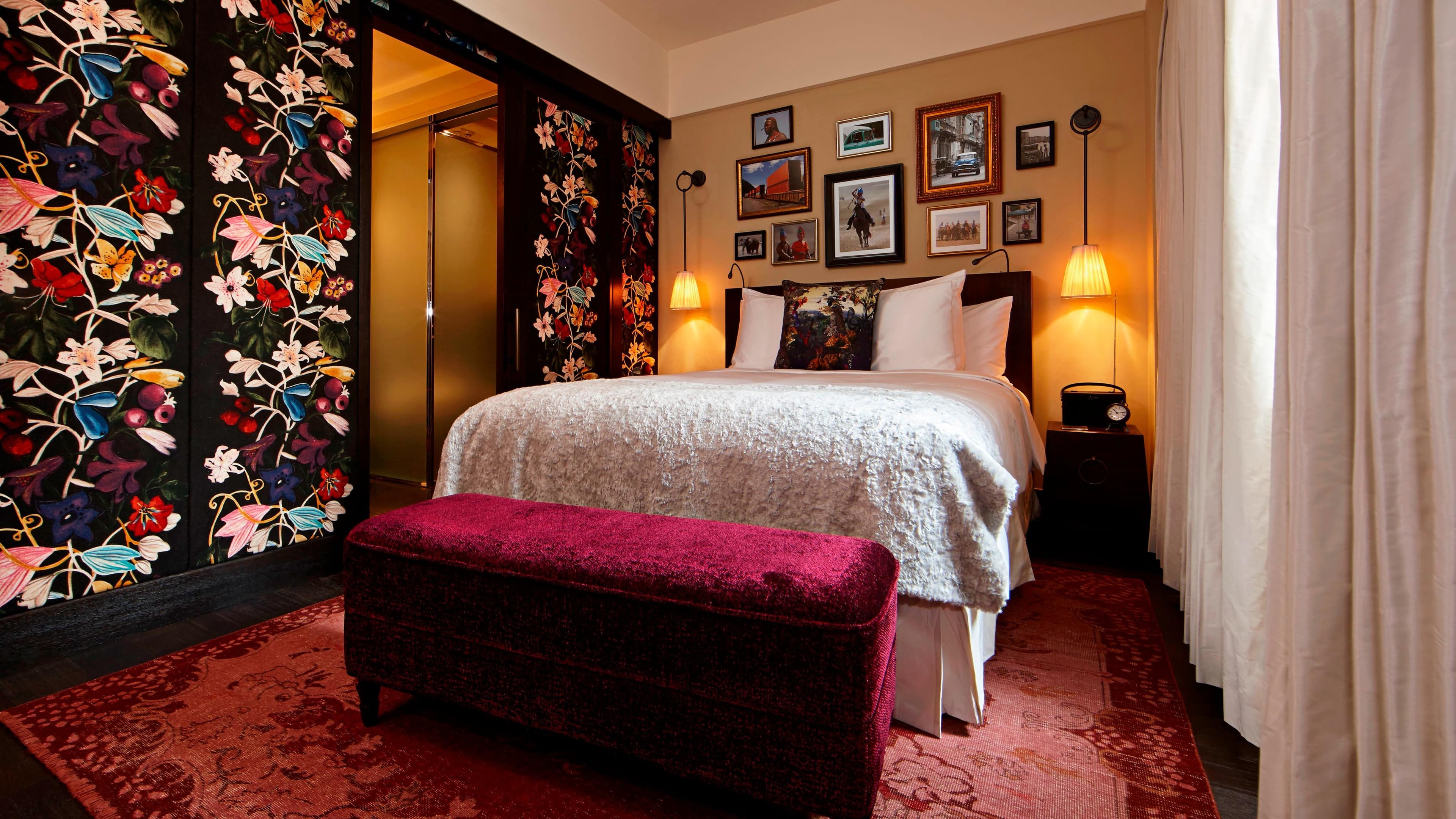 Classic King Room - Image 4