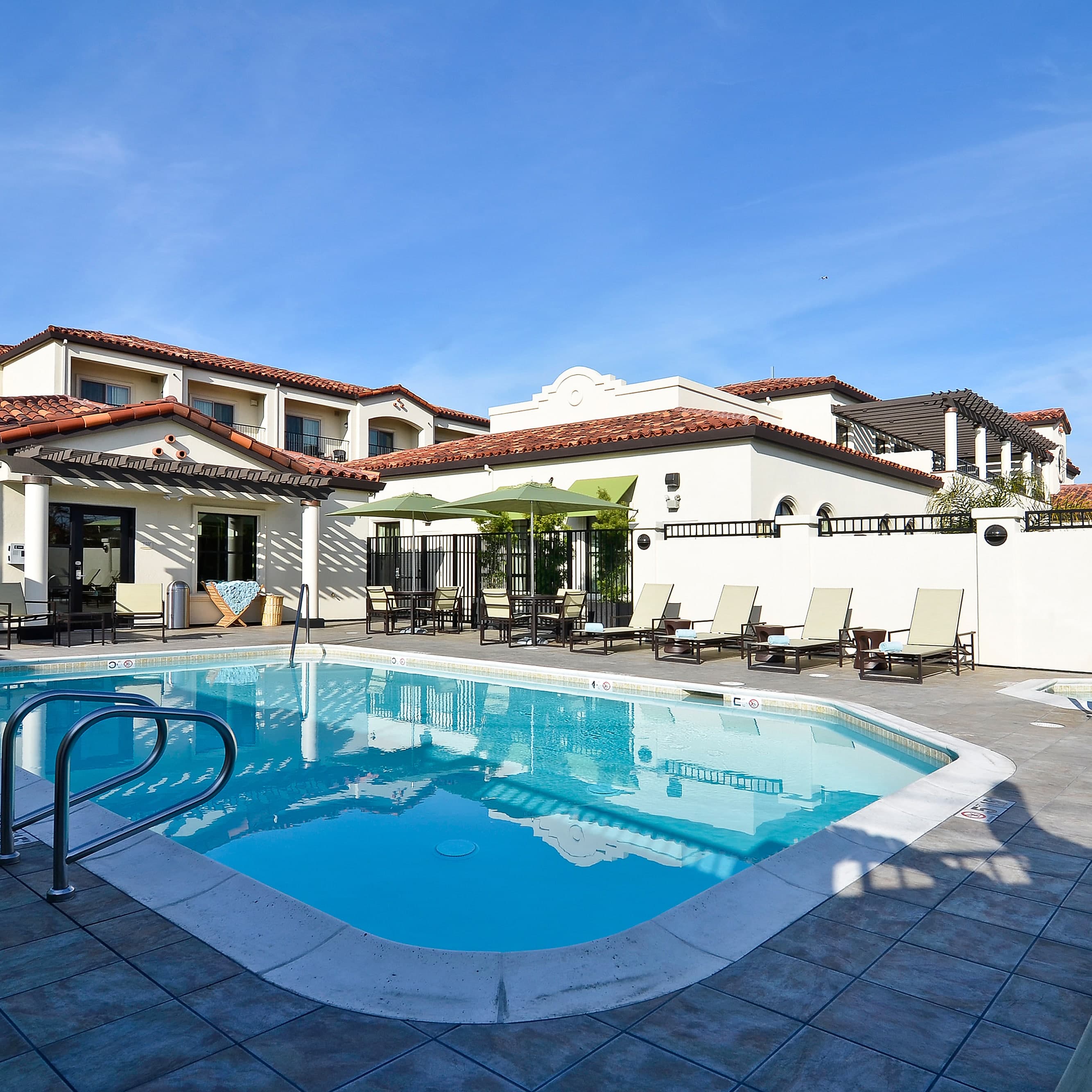 Fairfield Inn & Suites Santa Cruz - Capitola - Image 1