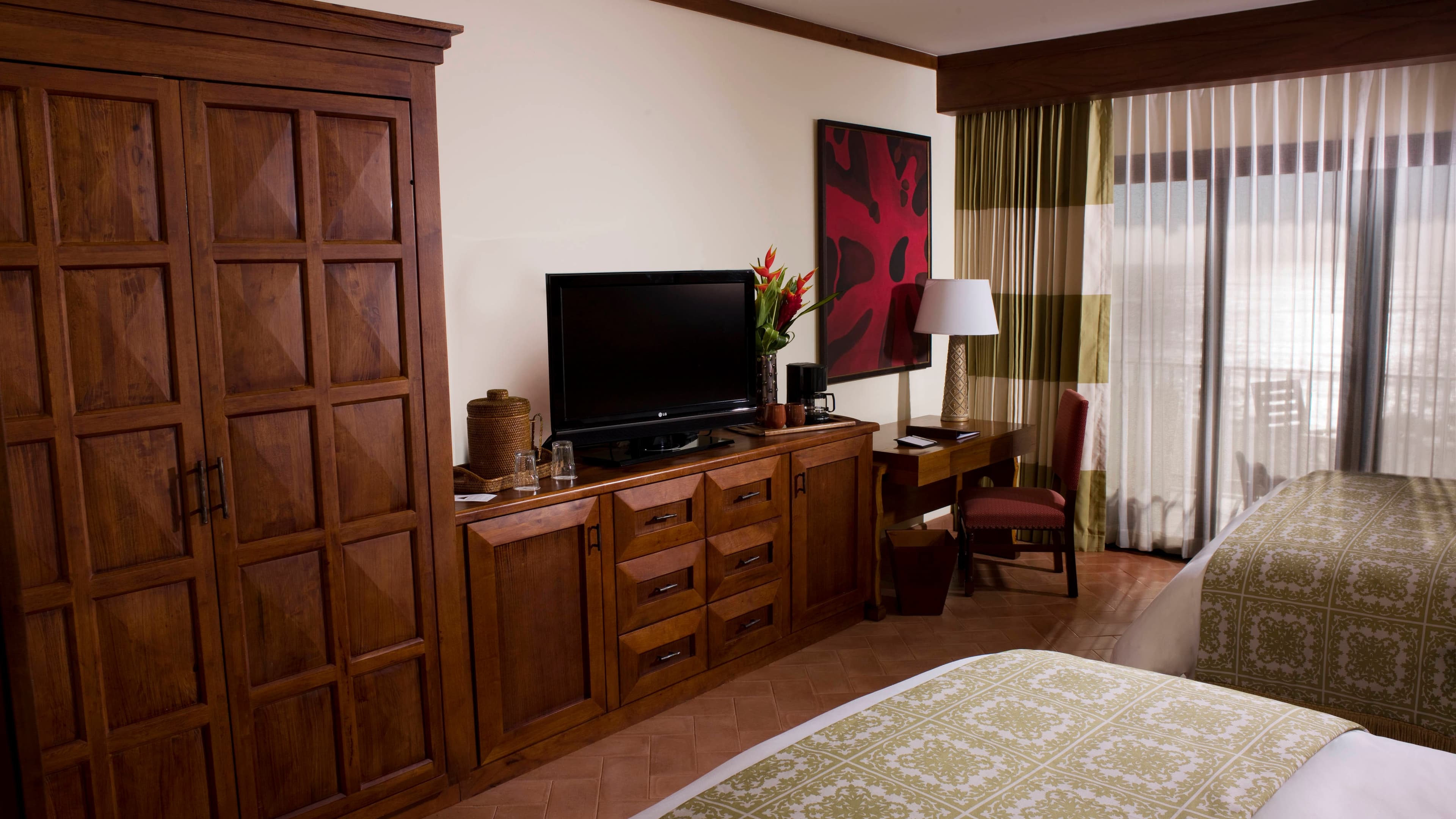 Deluxe Guest room - Image 5
