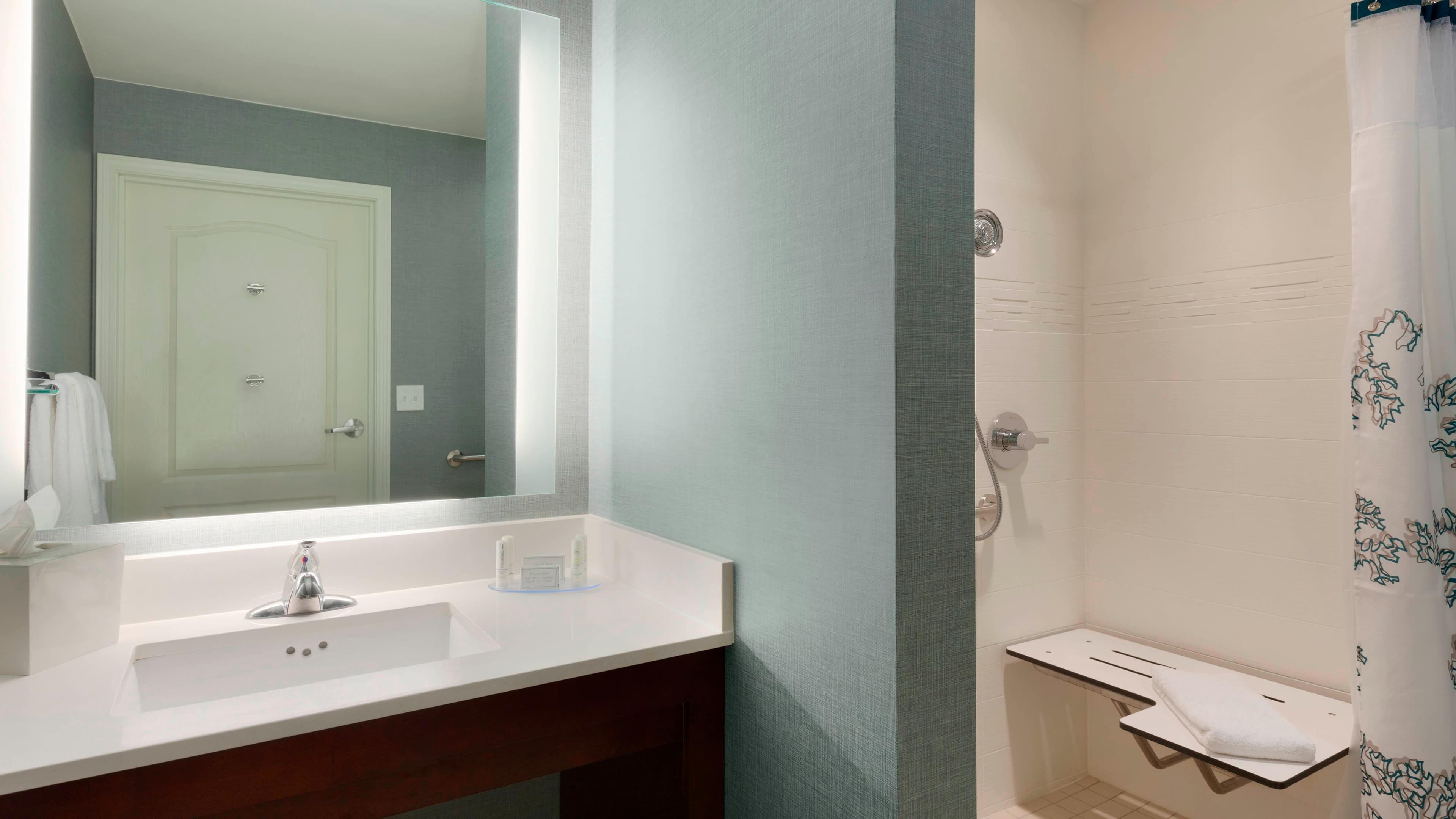 1 Bedroom Suite - Image 5