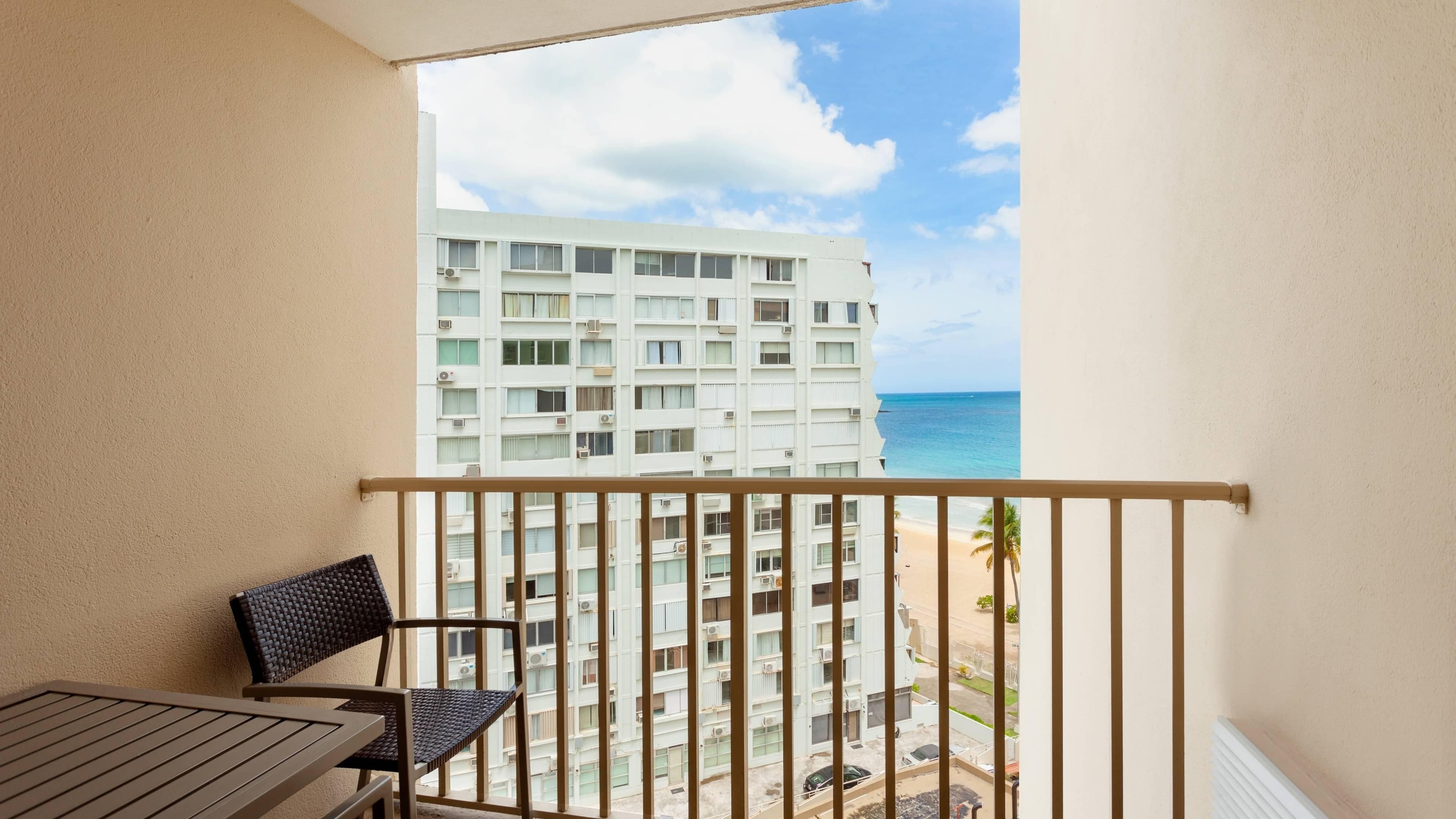 Courtyard Isla Verde Beach Resort — 24