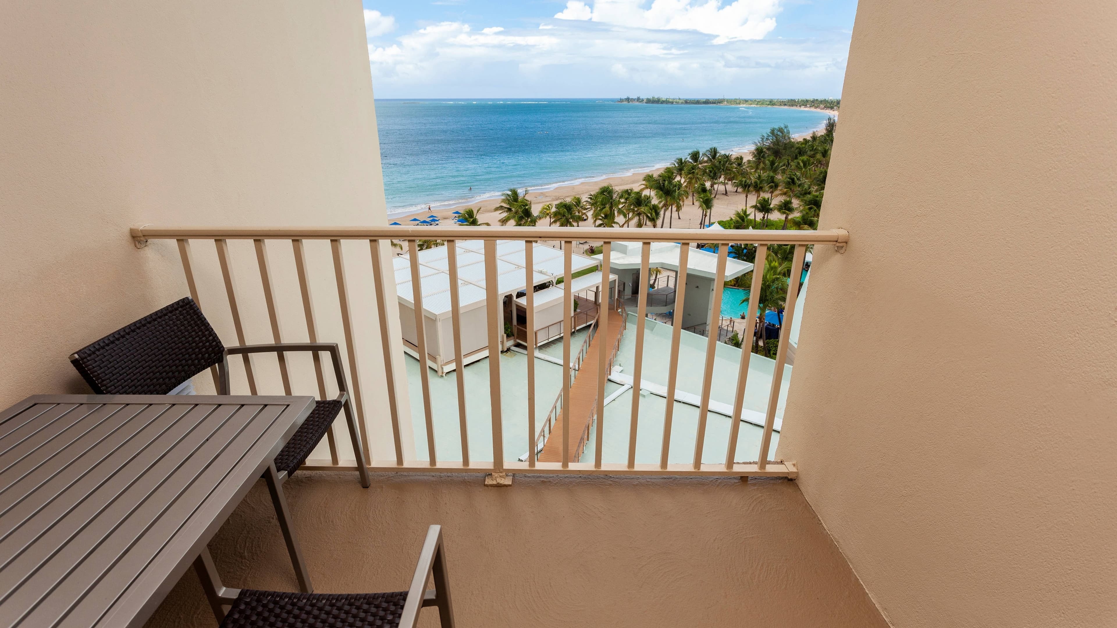 Courtyard Isla Verde Beach Resort — 14