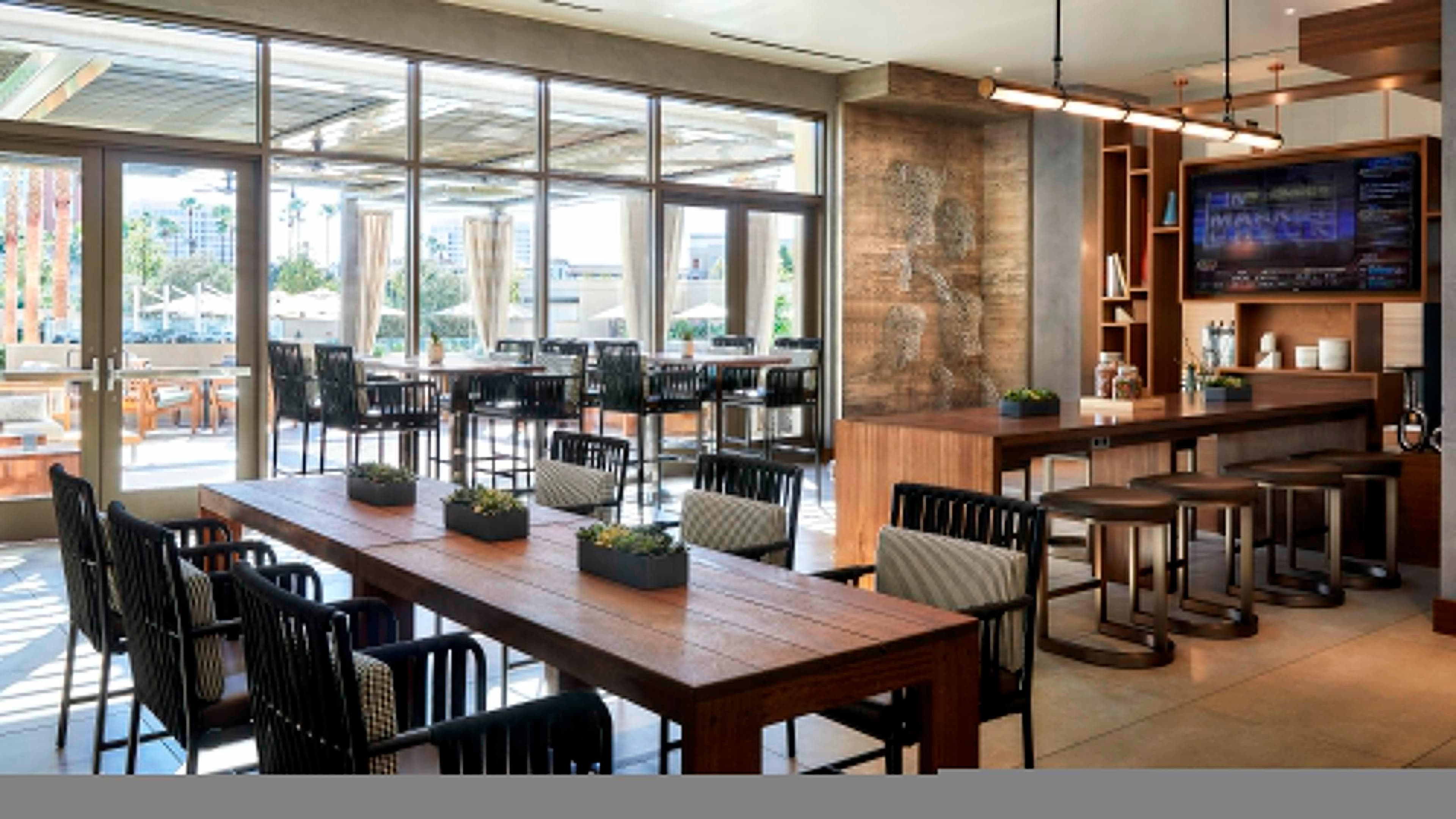 M Club lounge access - Image 9