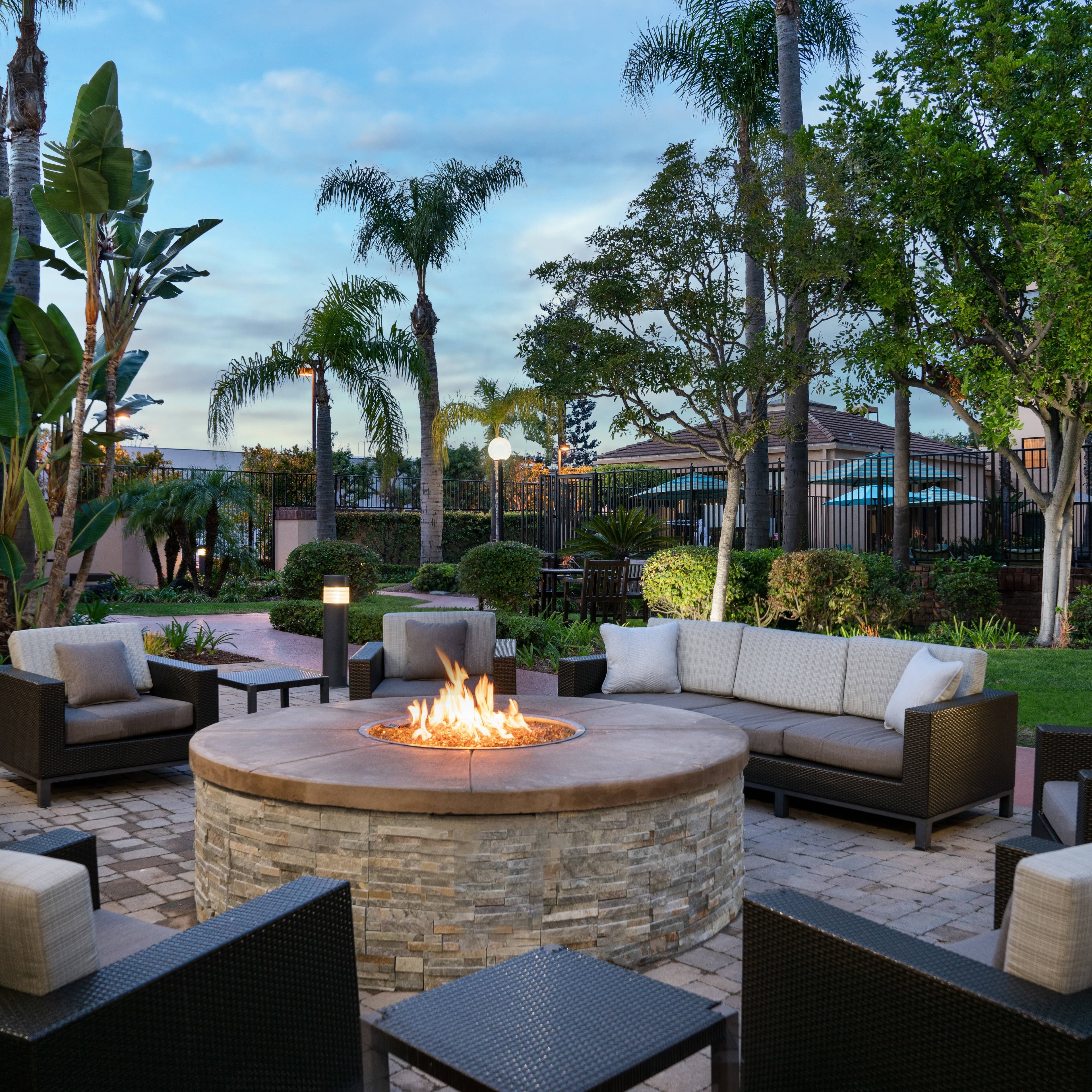 Courtyard Costa Mesa South Coast Metro - Image 1