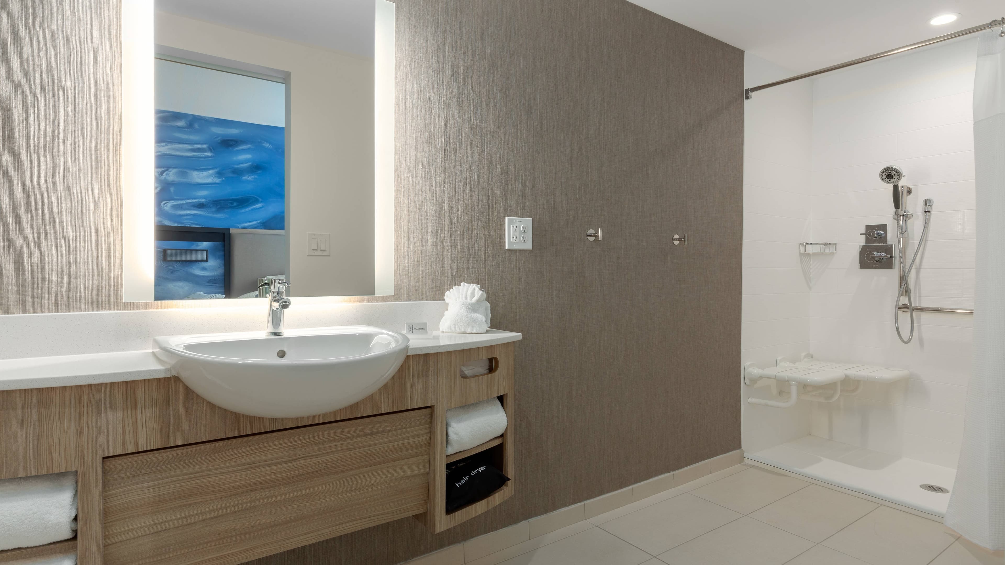 Suite - Image 4