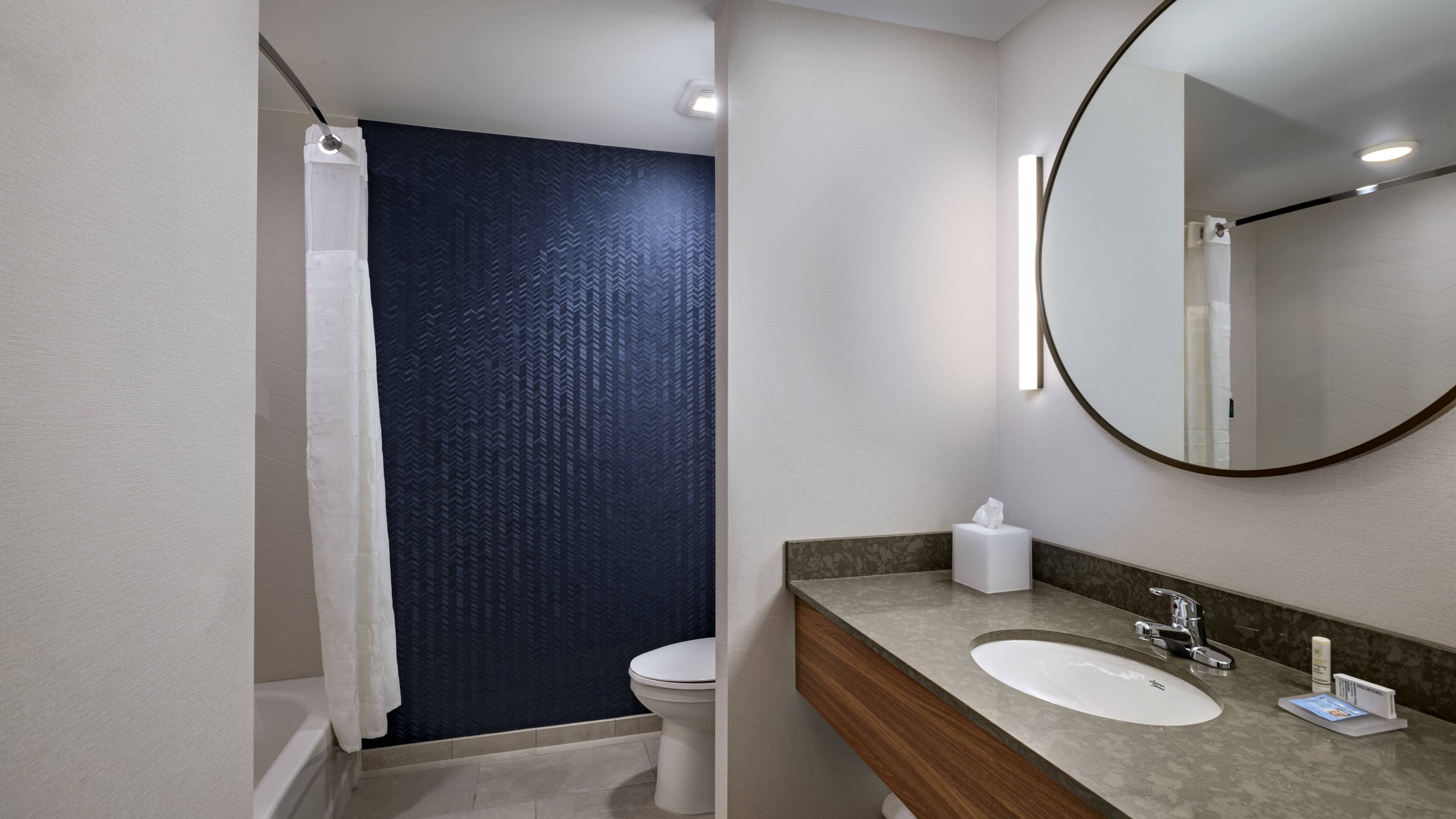 Fairfield Inn & Suites St. Louis Downtown — 8