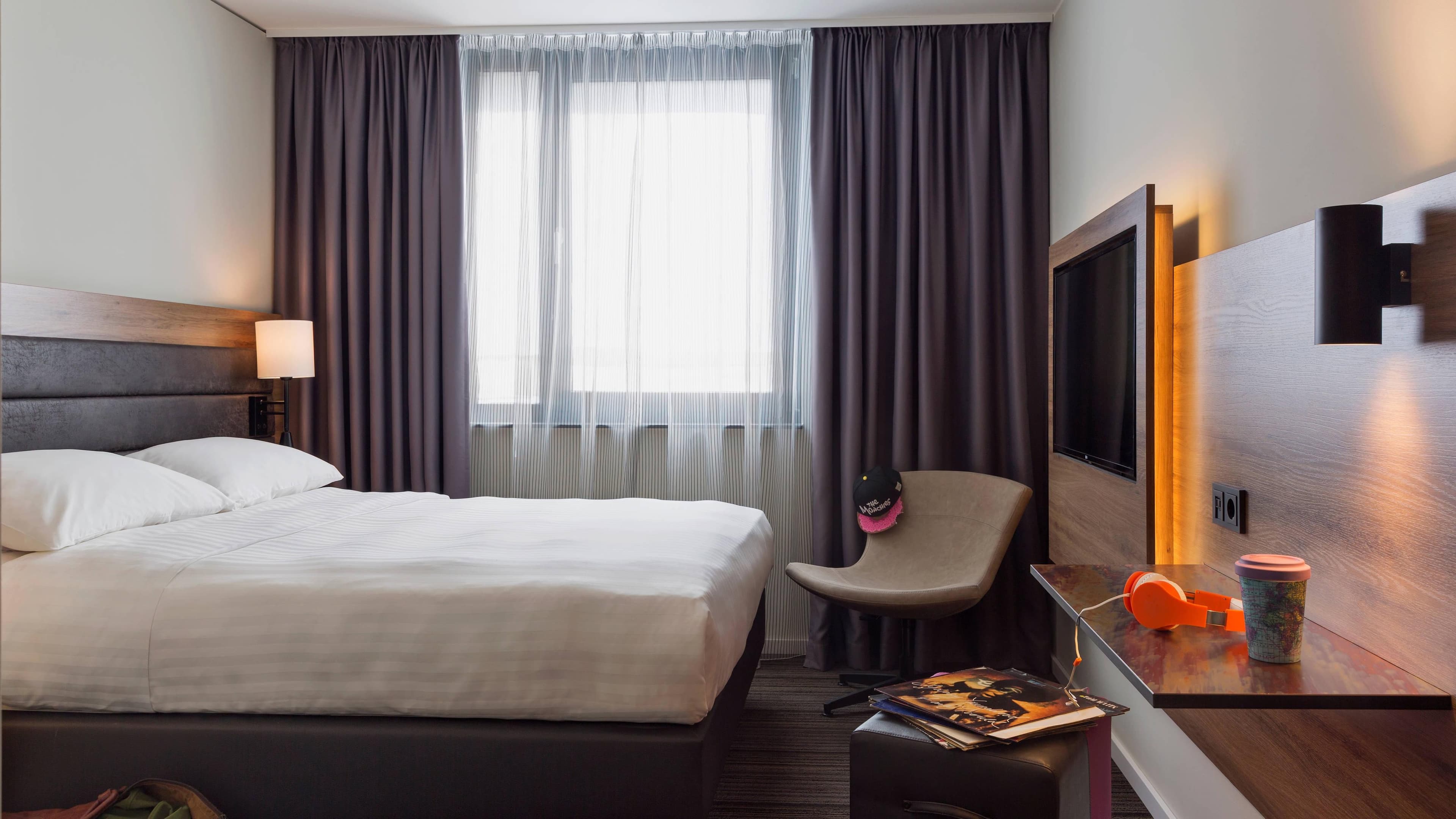 Moxy Sleeper Queen - Image 1