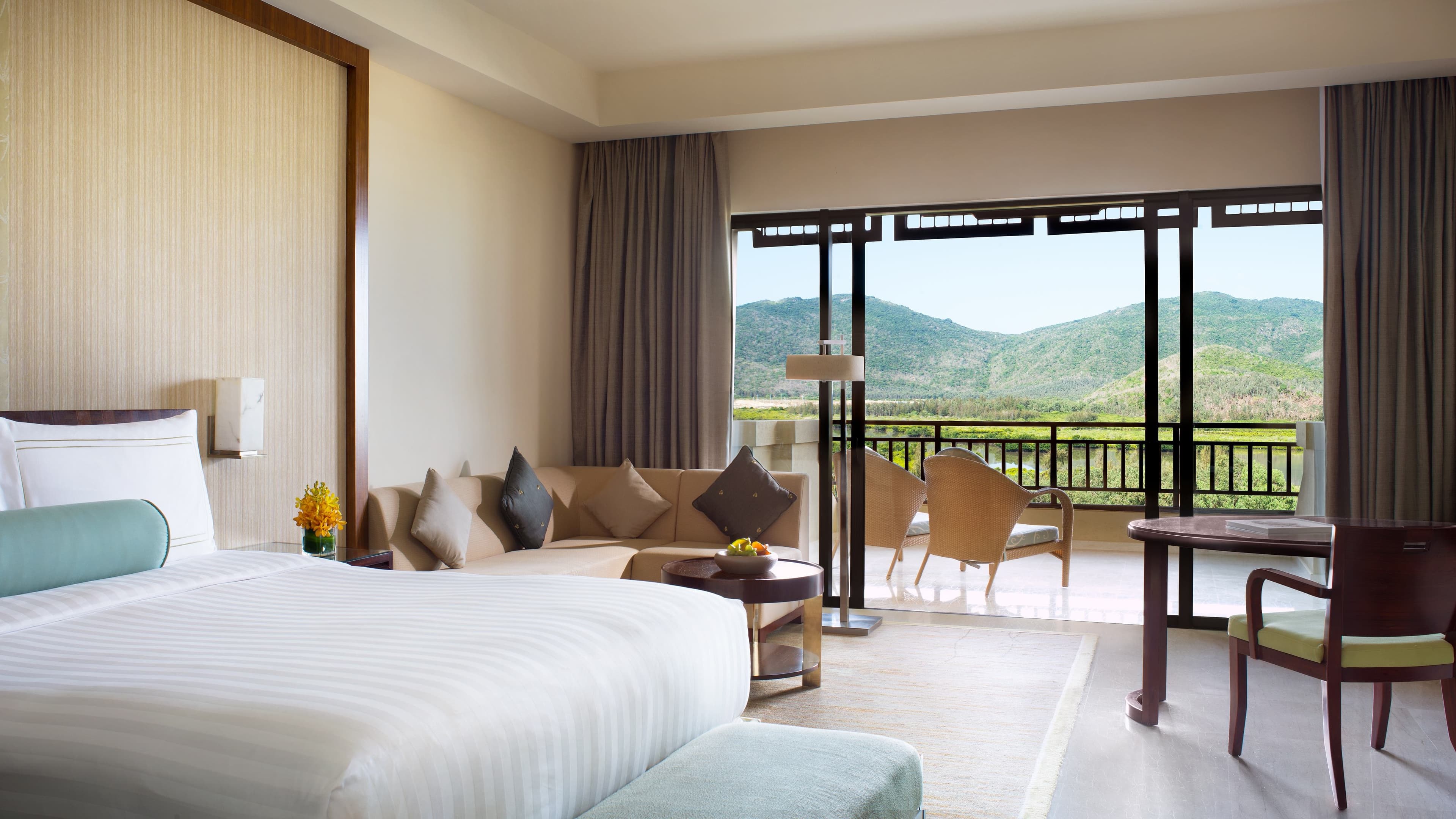 Deluxe Room - Image 2